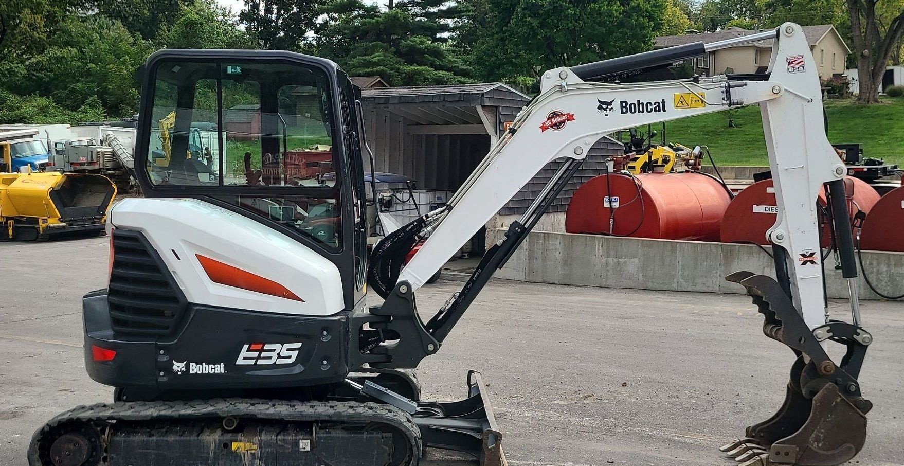 gallery 2020 Bobcat E35i mini excavator