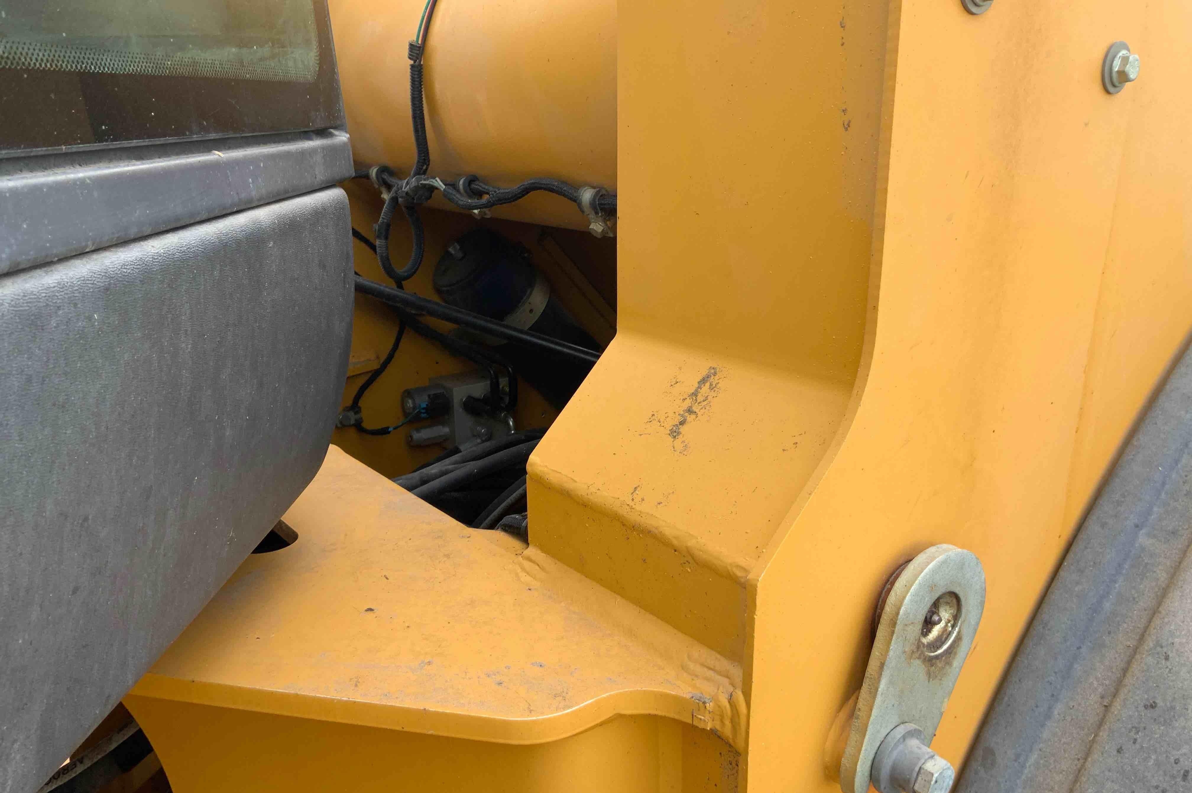 gallery John Deere 444K High Lift Wheel Loader