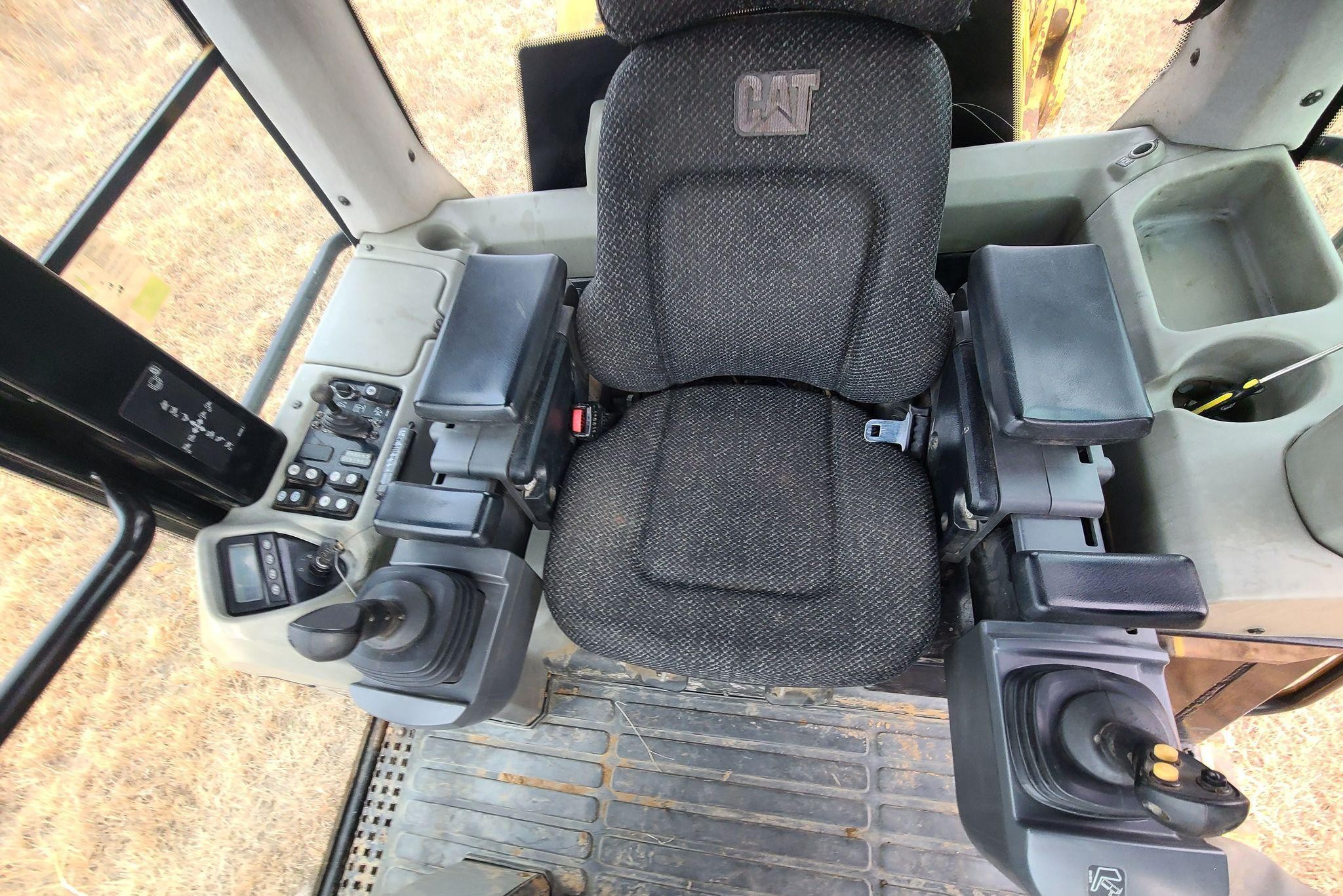 gallery 2010 Caterpillar 963D track loader