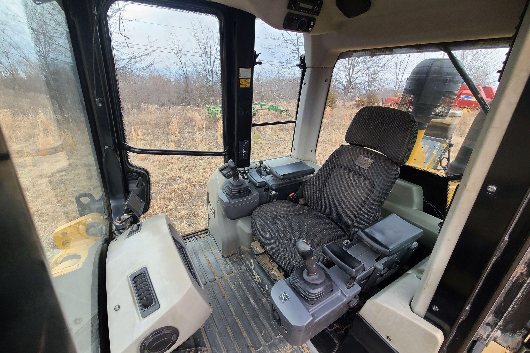 gallery 2010 Caterpillar 963D track loader