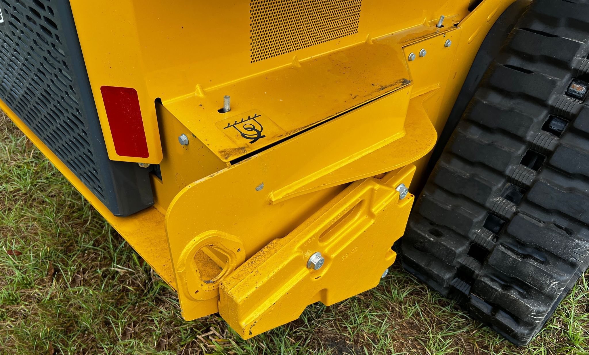 gallery 2022 John Deere 325G tracked skid steer