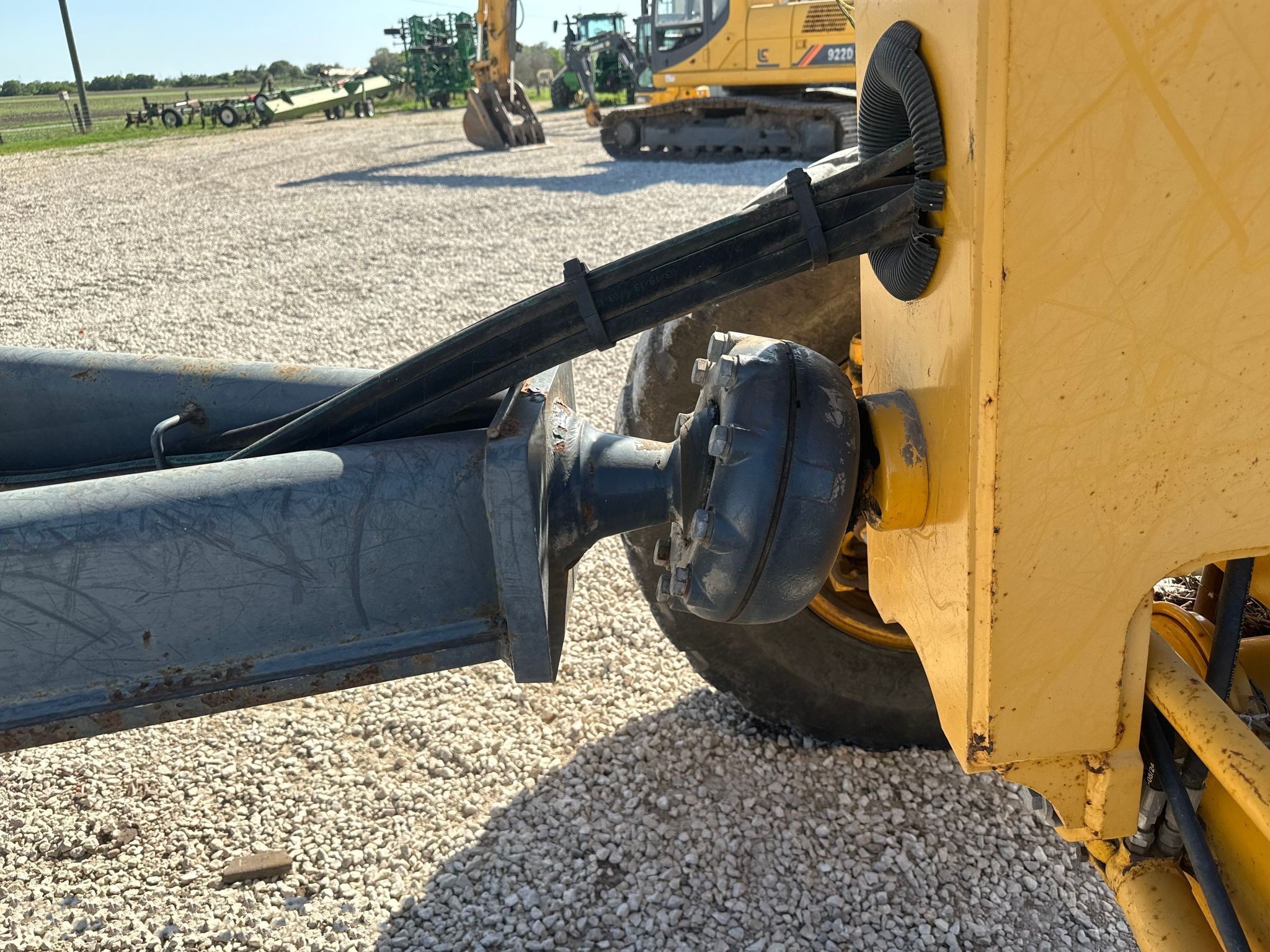gallery 2013 John Deere 772G motor grader