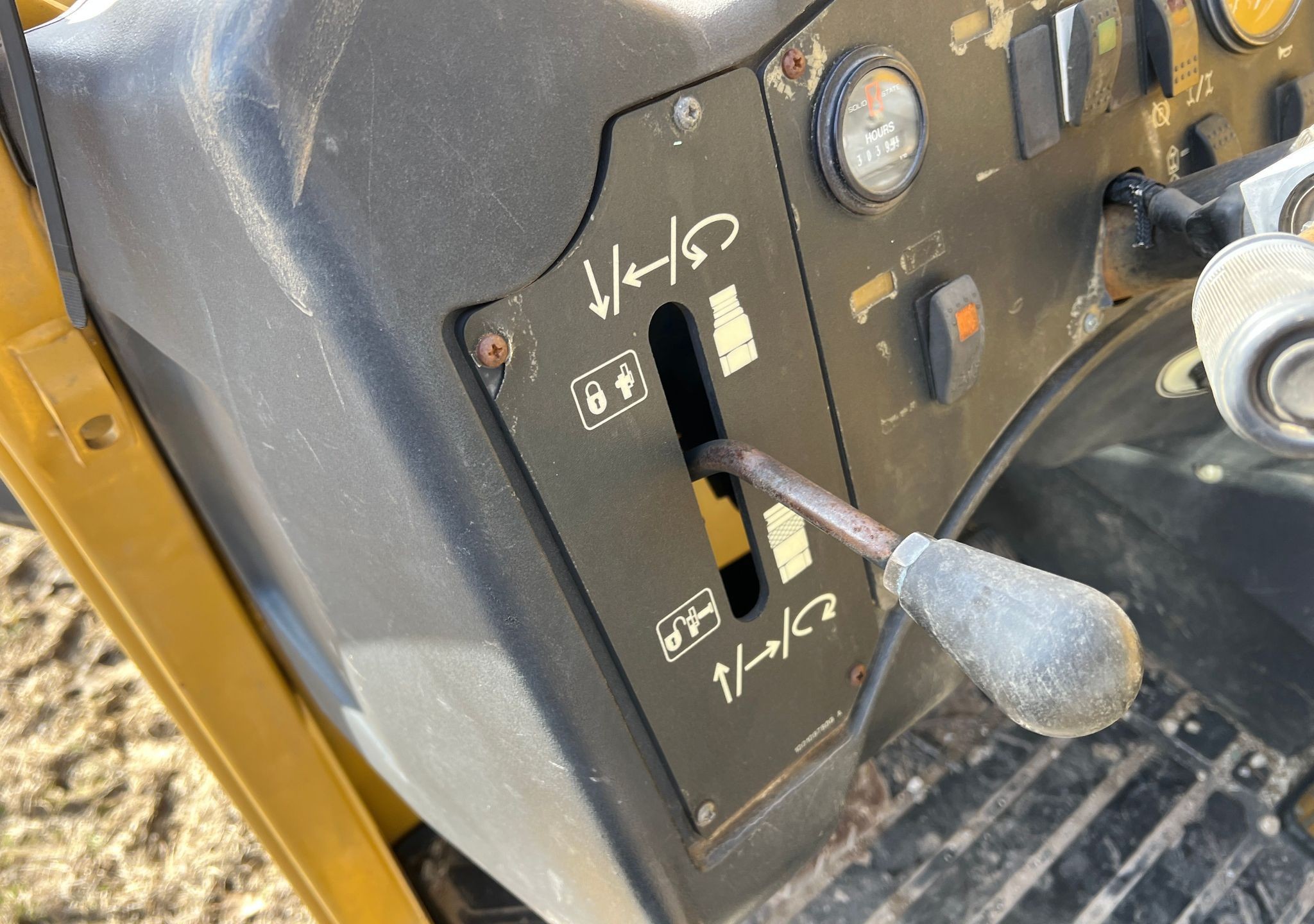 gallery 2010 Caterpillar TL943 telehandler