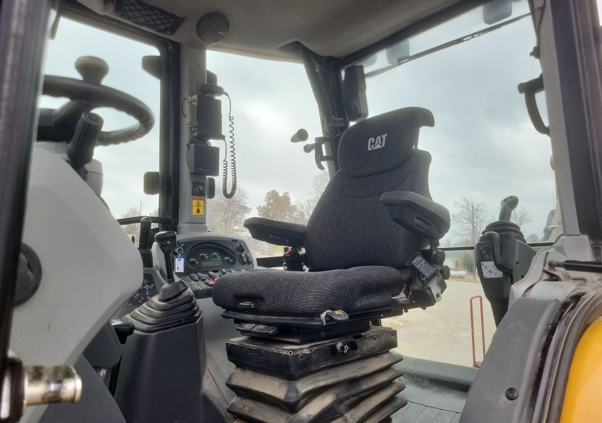 gallery 2018 Caterpillar 420F2 backhoe
