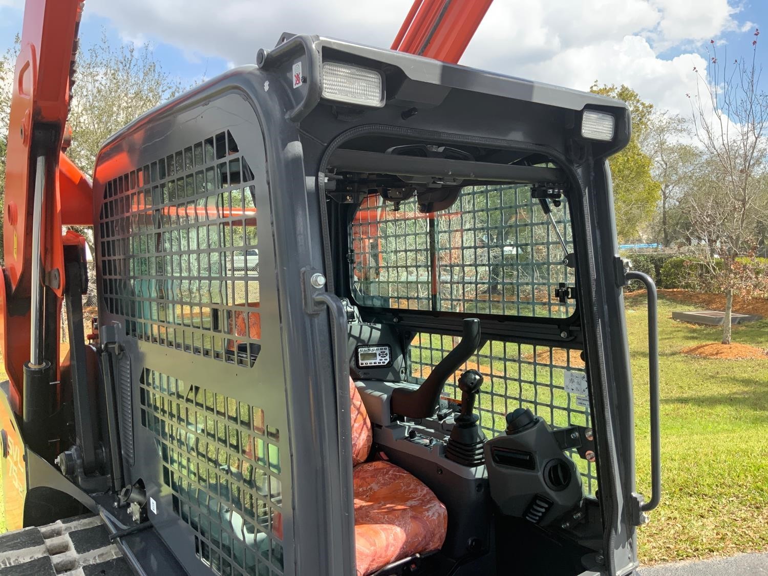 gallery 2018 Kubota SVL75-2 Compact Track Loader