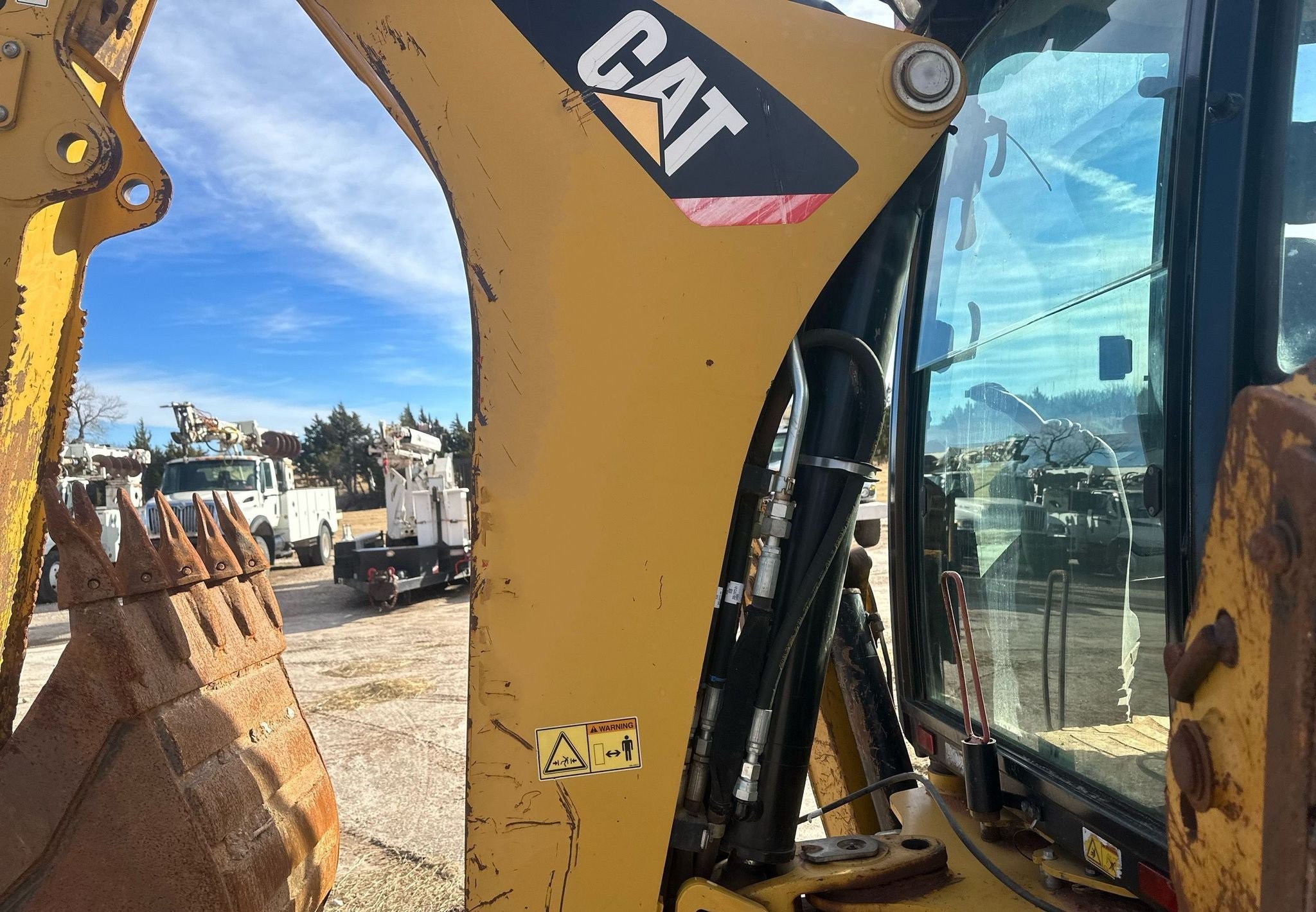 gallery 2015 Caterpillar 420F backhoe
