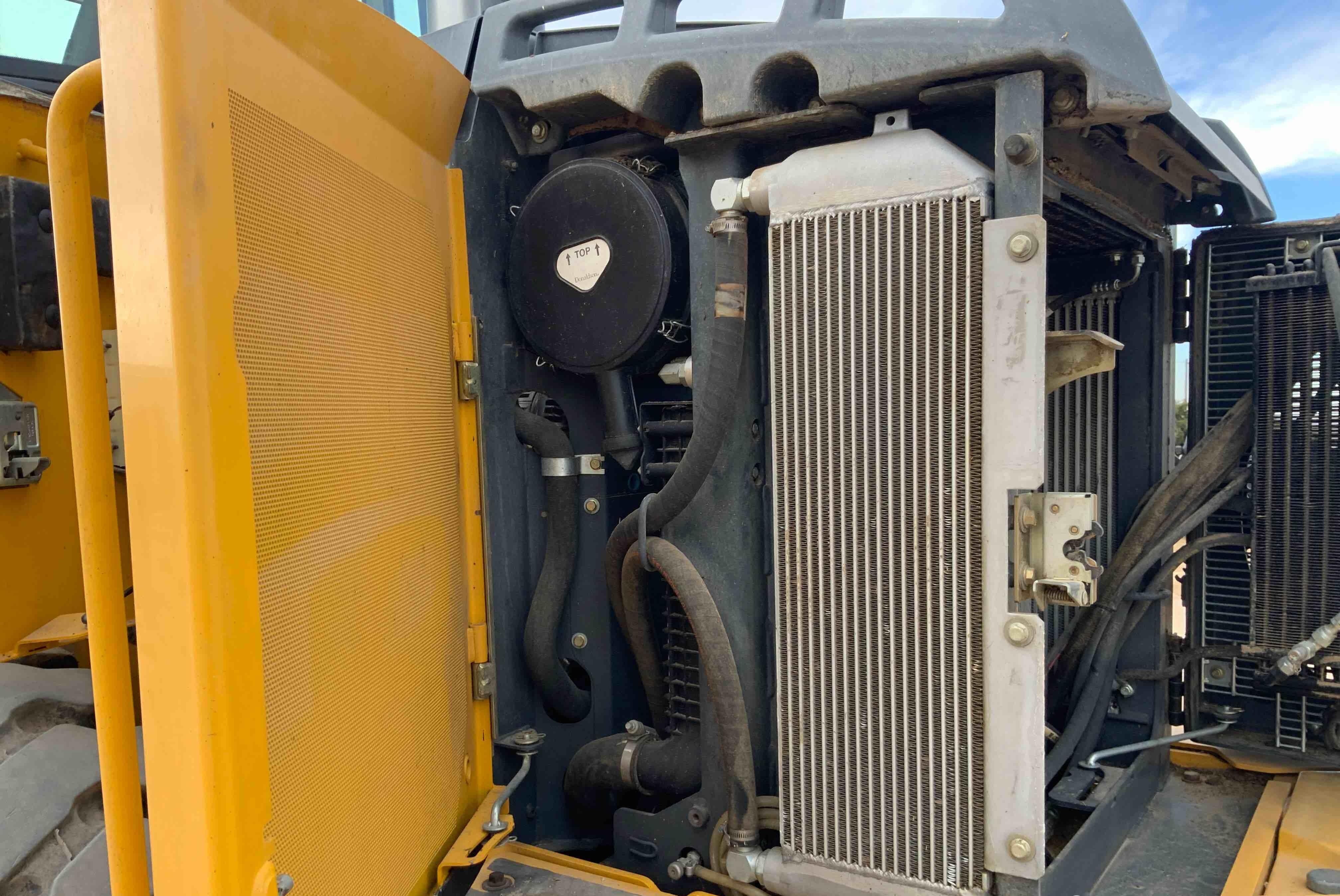 gallery John Deere 444K High Lift Wheel Loader