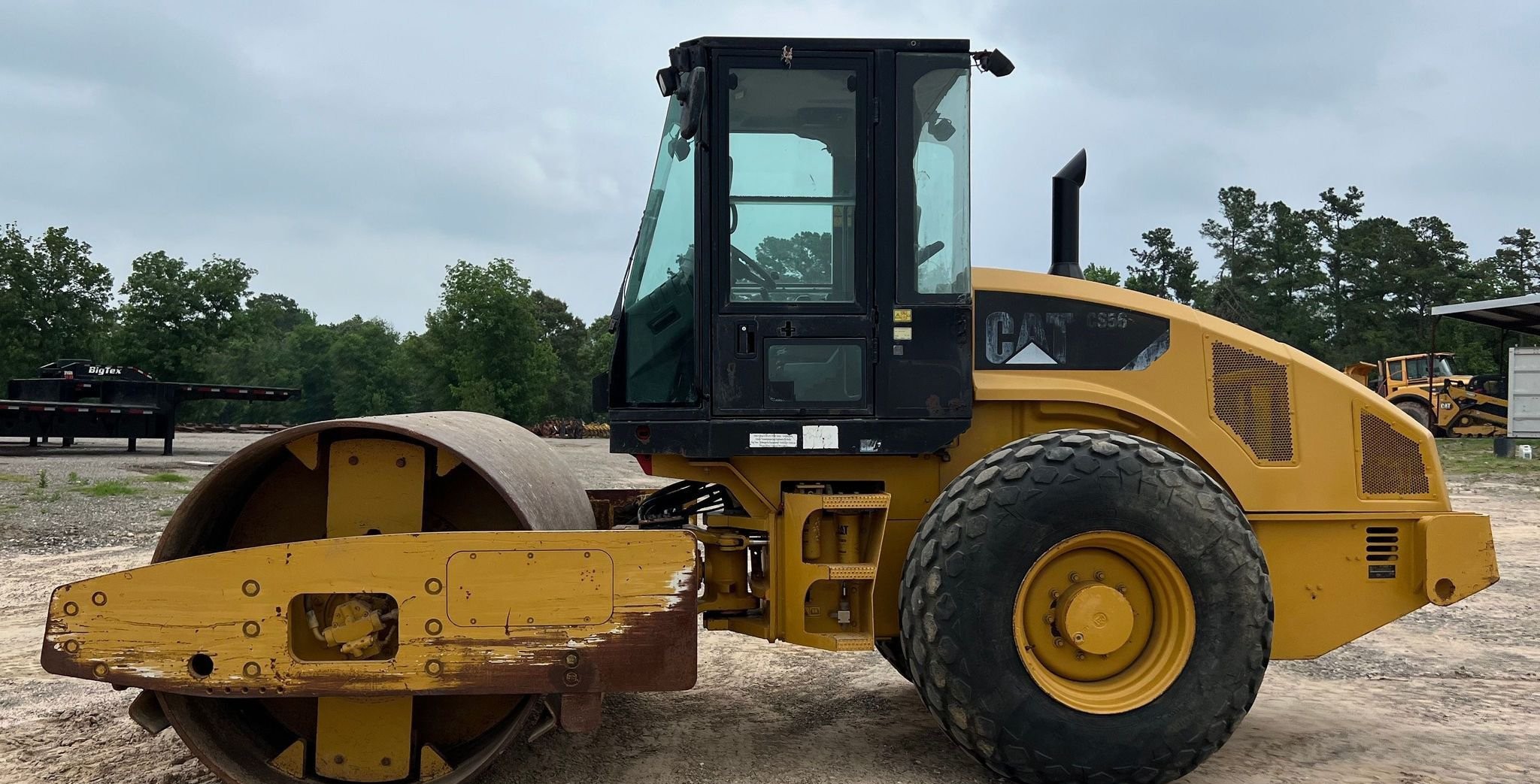 gallery 2008 Caterpillar CS56 single drum vibratory roller