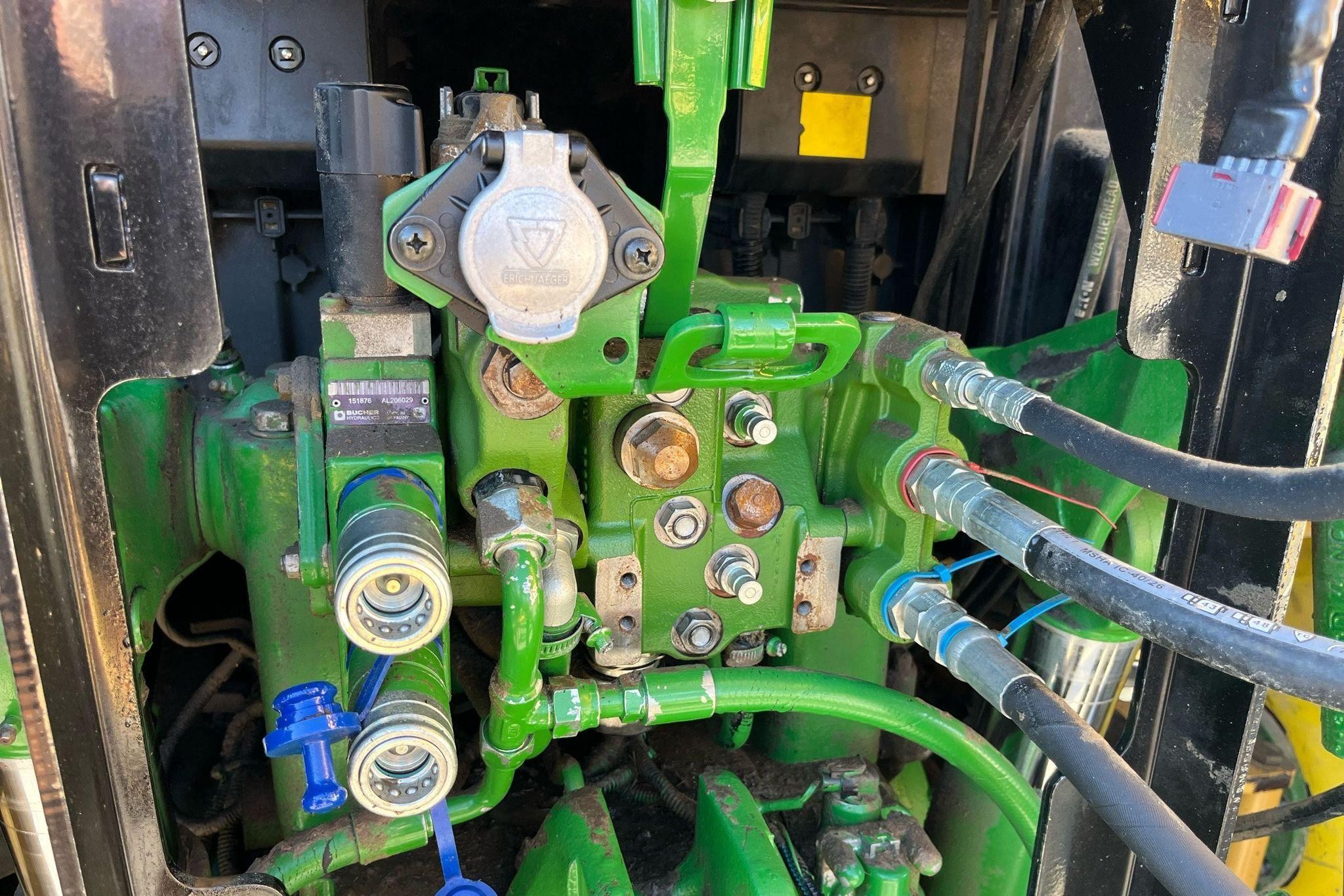 gallery 2015 John Deere 6125M MFWD tractor