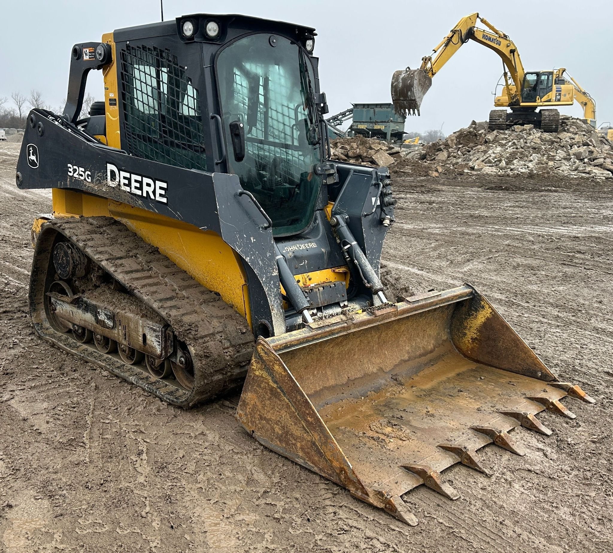 gallery 2019 John Deere 325G tracked skid steer loader