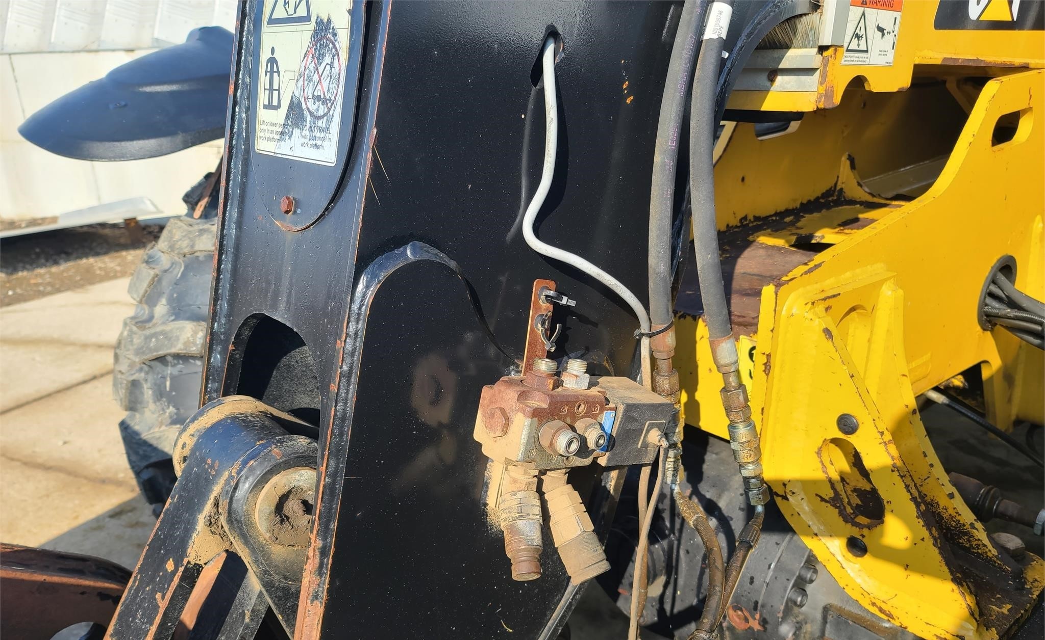 gallery 2014 CAT TH406C Tehelandler