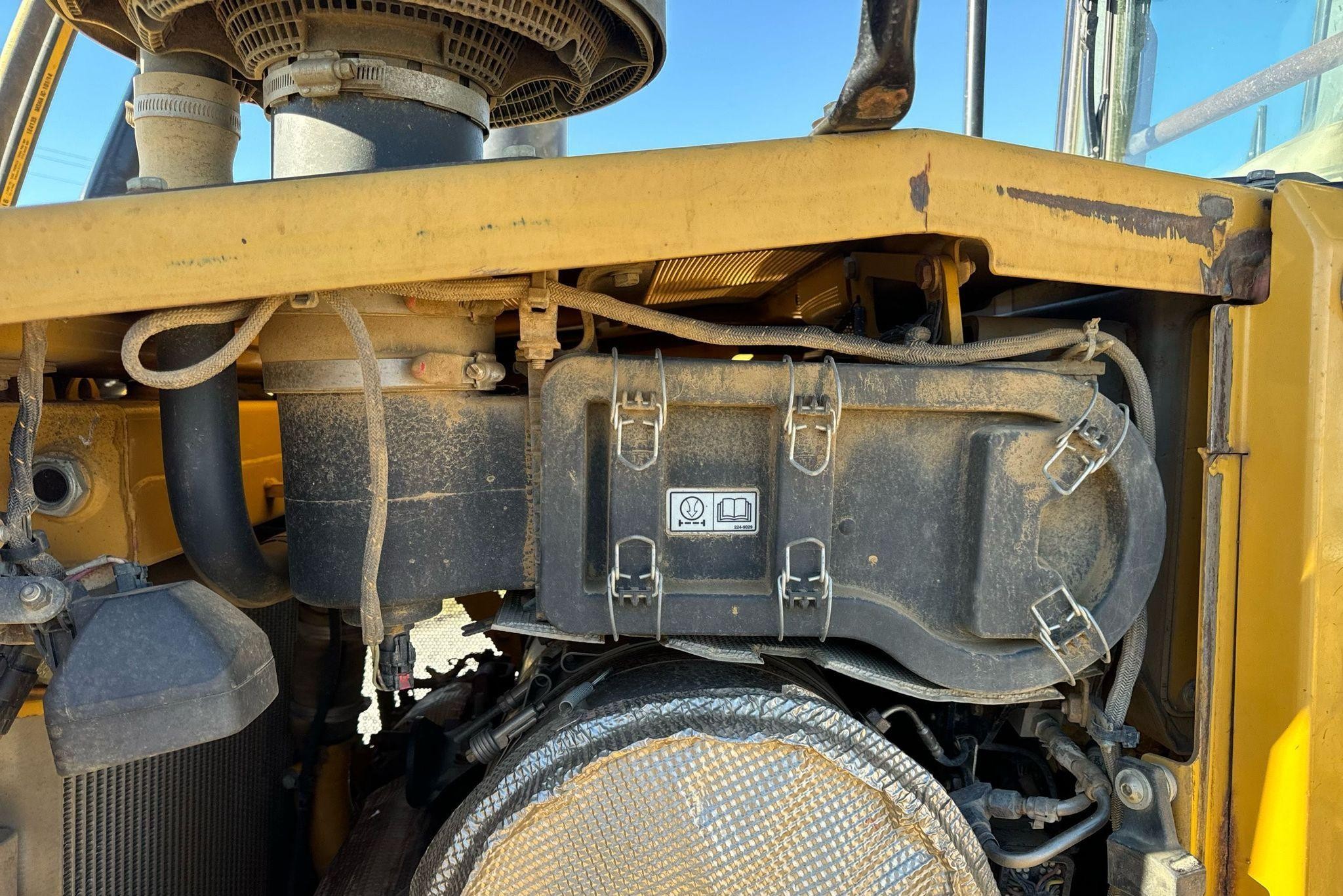 gallery 2011 Caterpillar D6T XL dozer