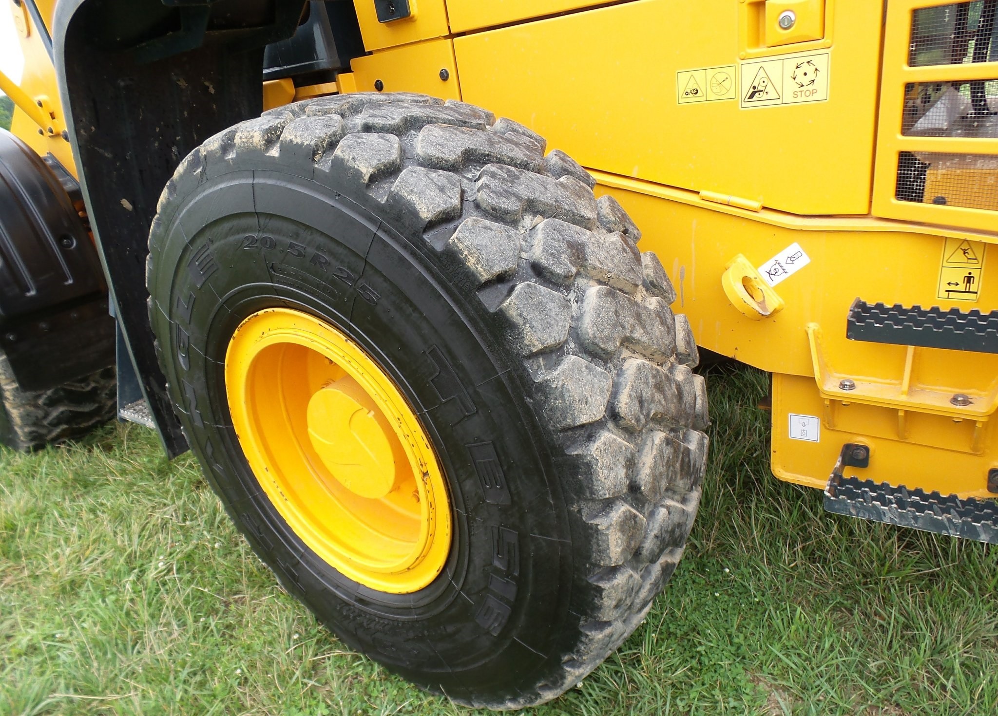 gallery 2013 Hyundai HL740-9 wheel loader