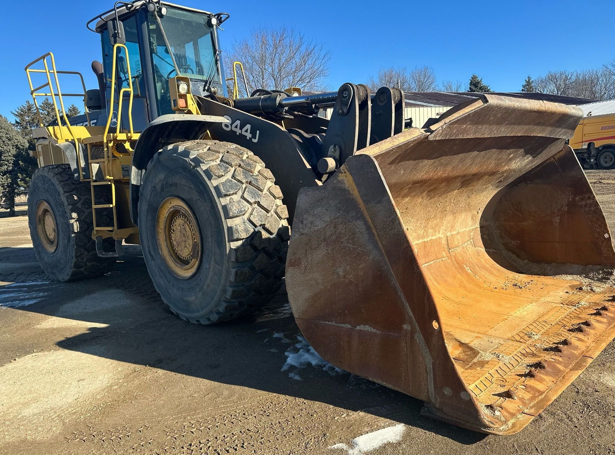 gallery 2006 John Deere 844J wheel loader