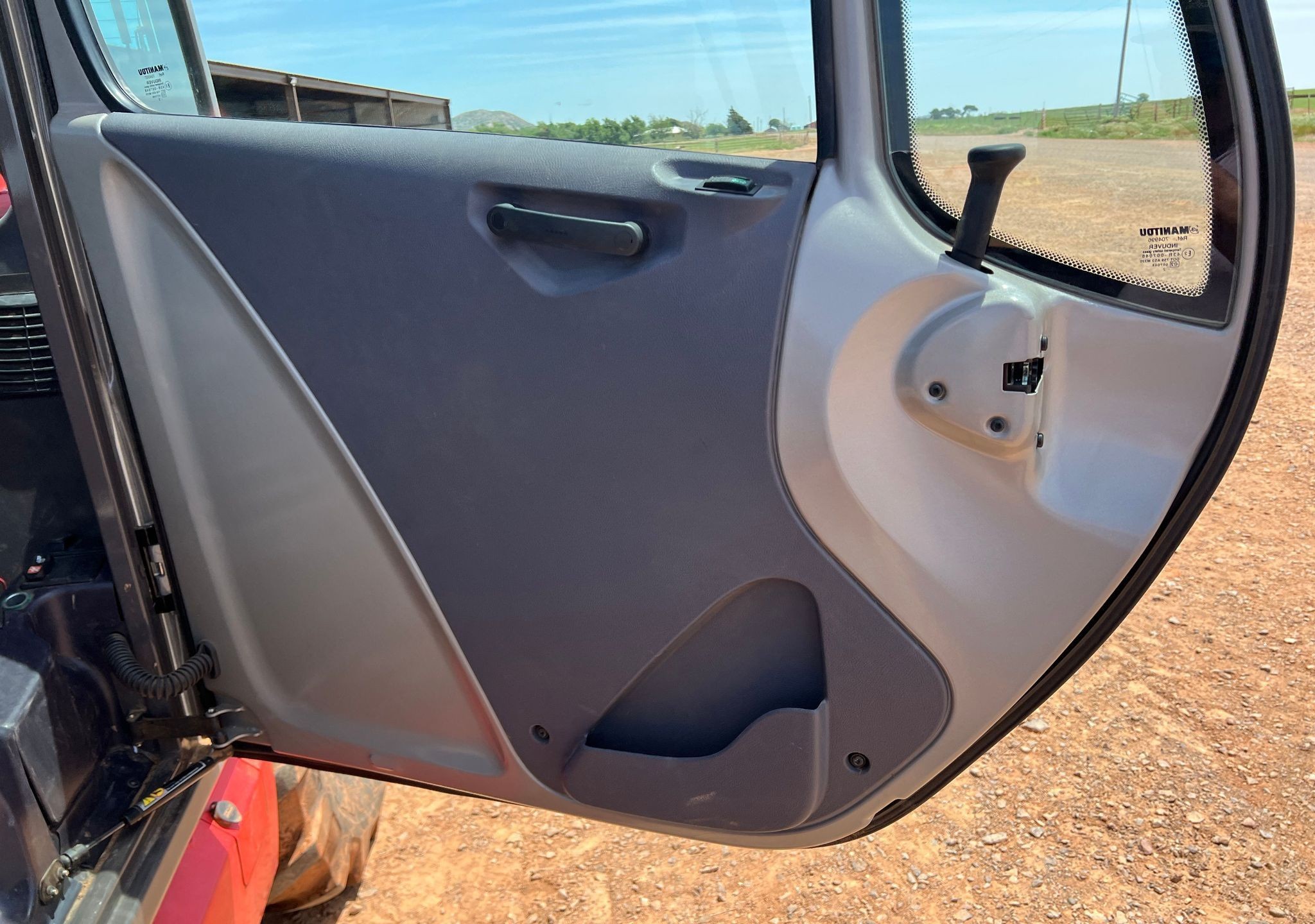gallery 2017 Manitou MLT840 telehandler