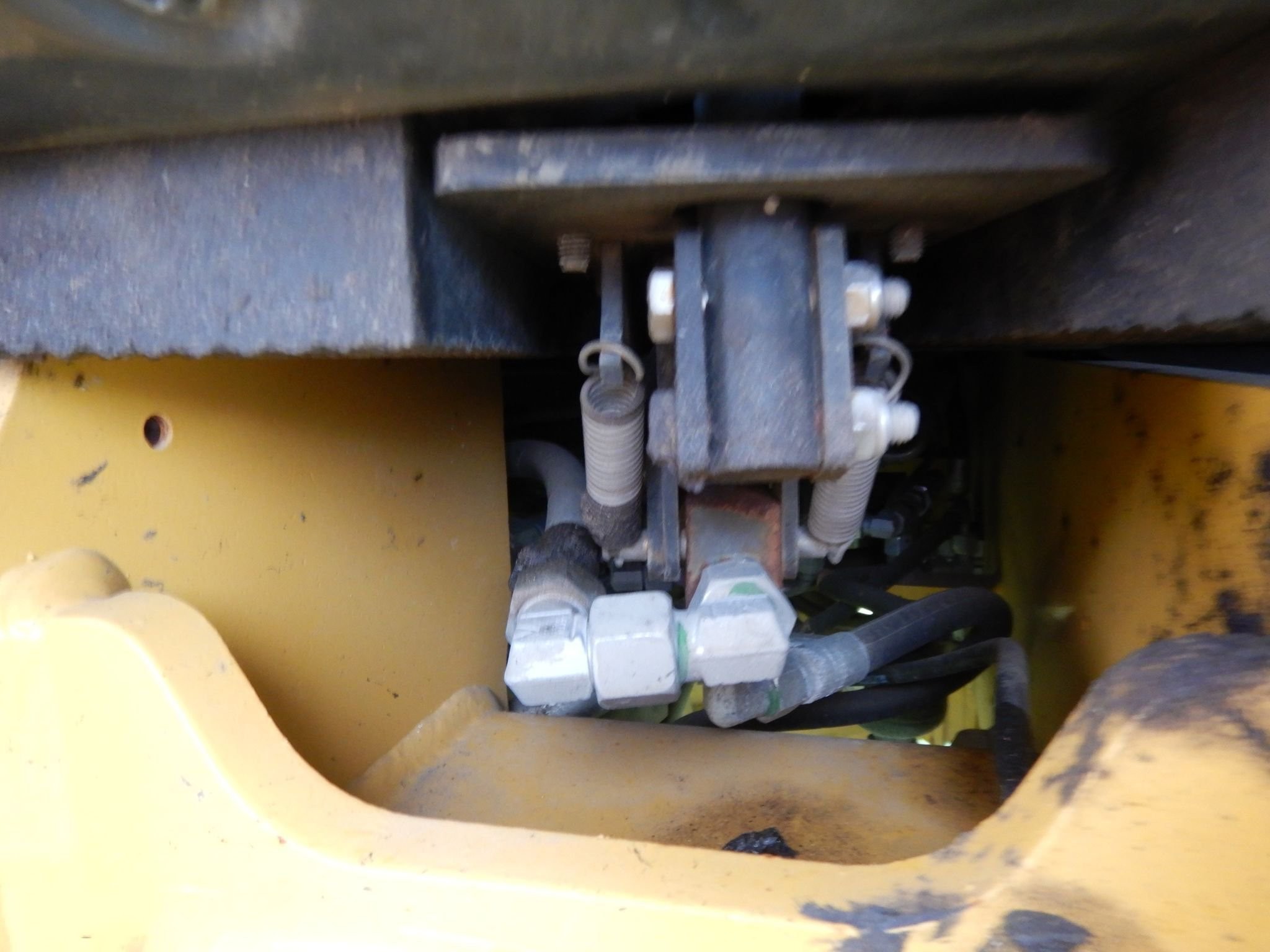 gallery 2018 John Deere 204L Wheel Loader