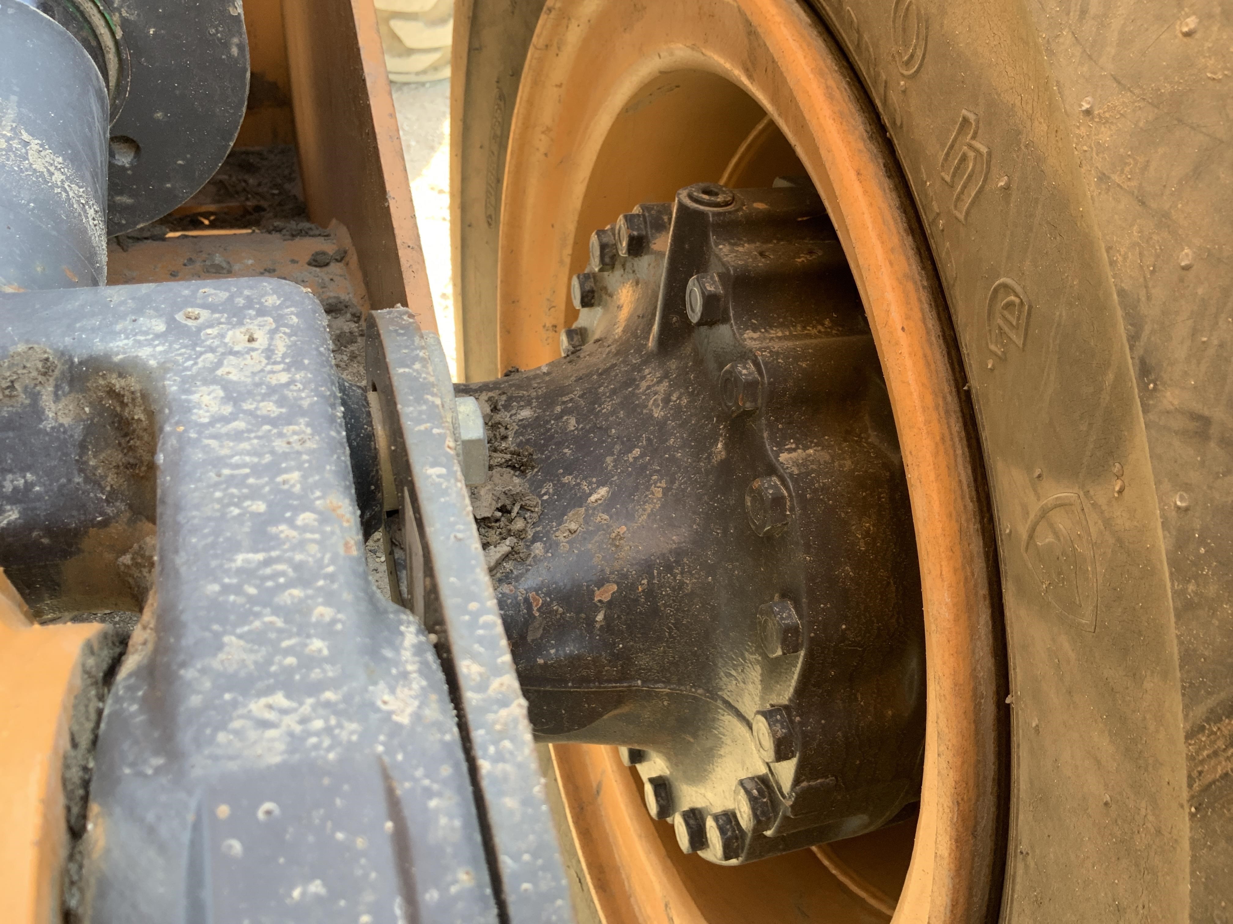 gallery 2013 Case 821F Wheel Loader