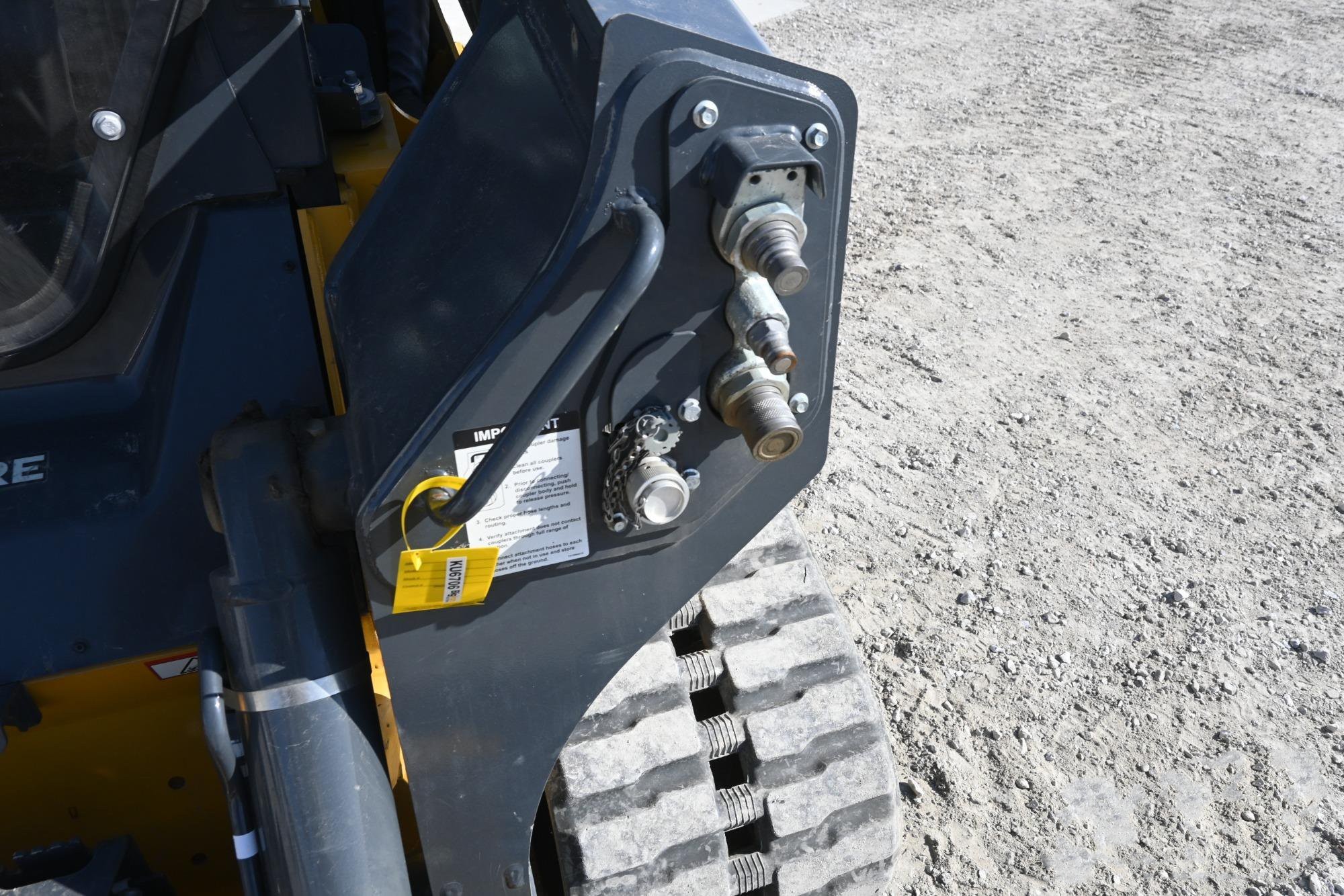 gallery 2022 John Deere 331G compact track loader