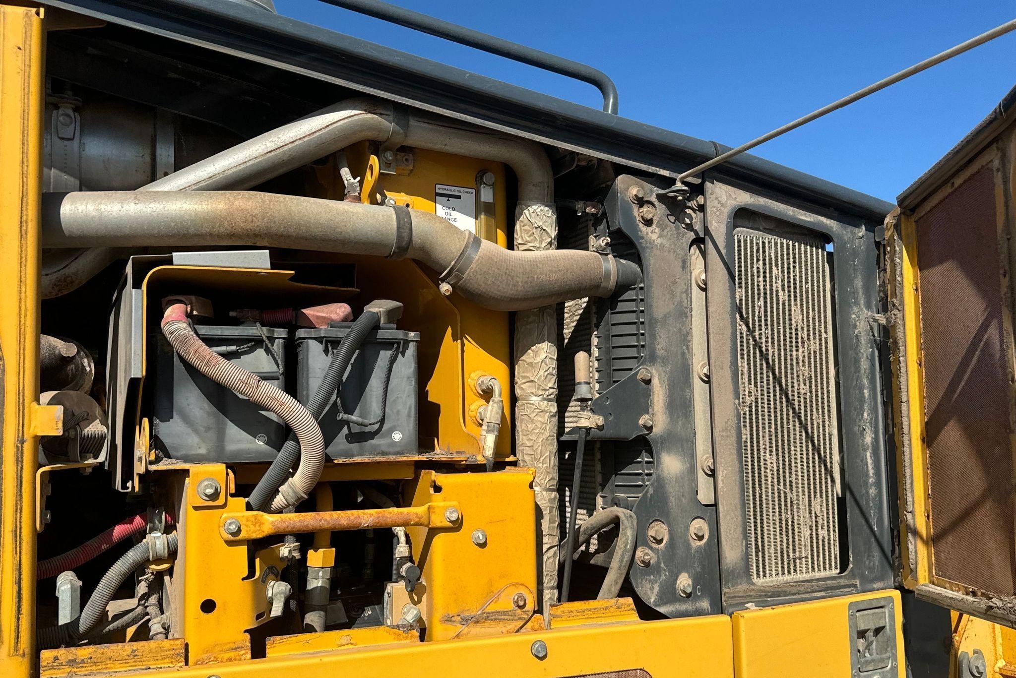 gallery 2013 John Deere 772G motor grader