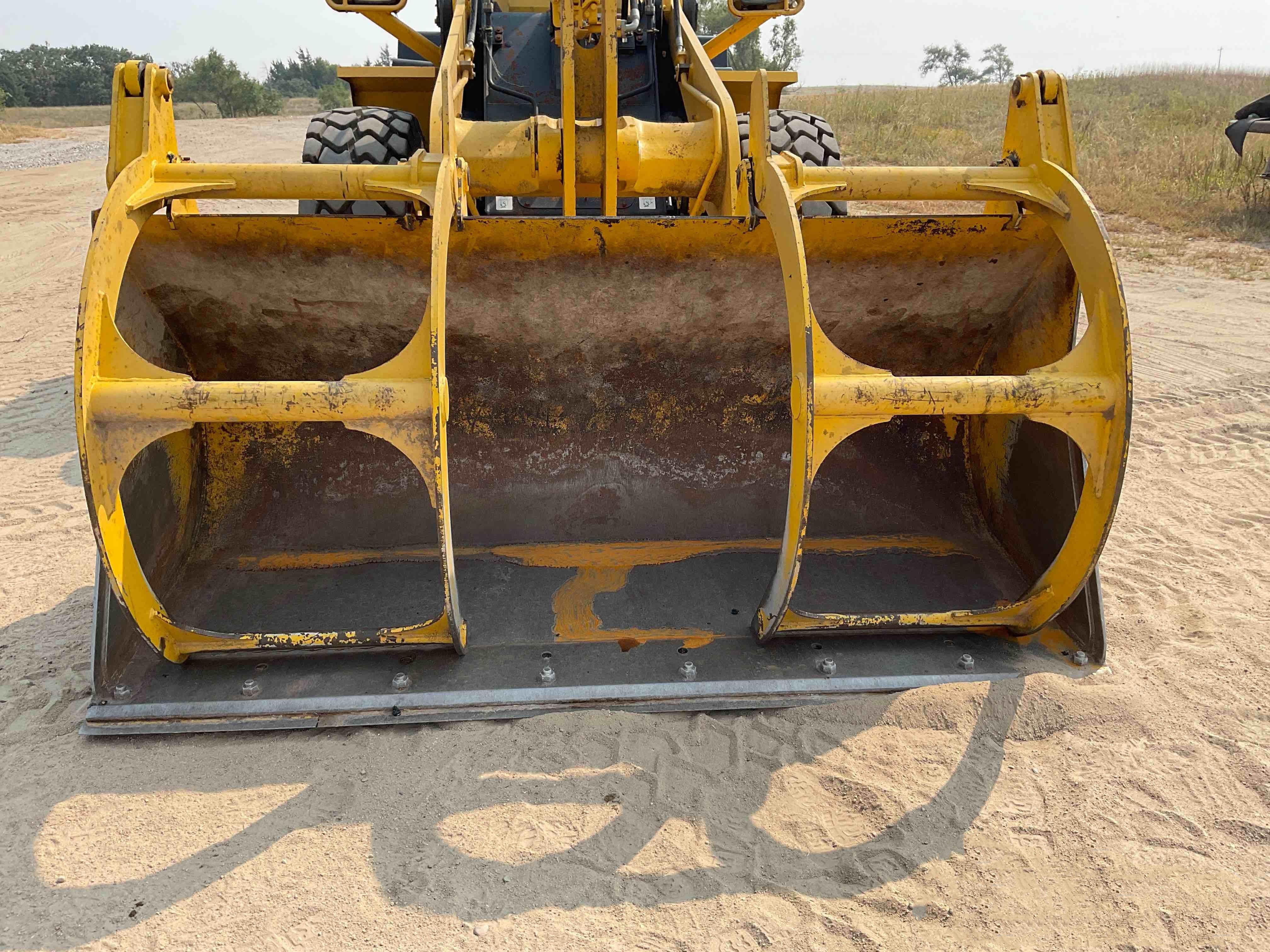 gallery 2008 Komatsu WA320-5L Wheel Loader W/Grapple