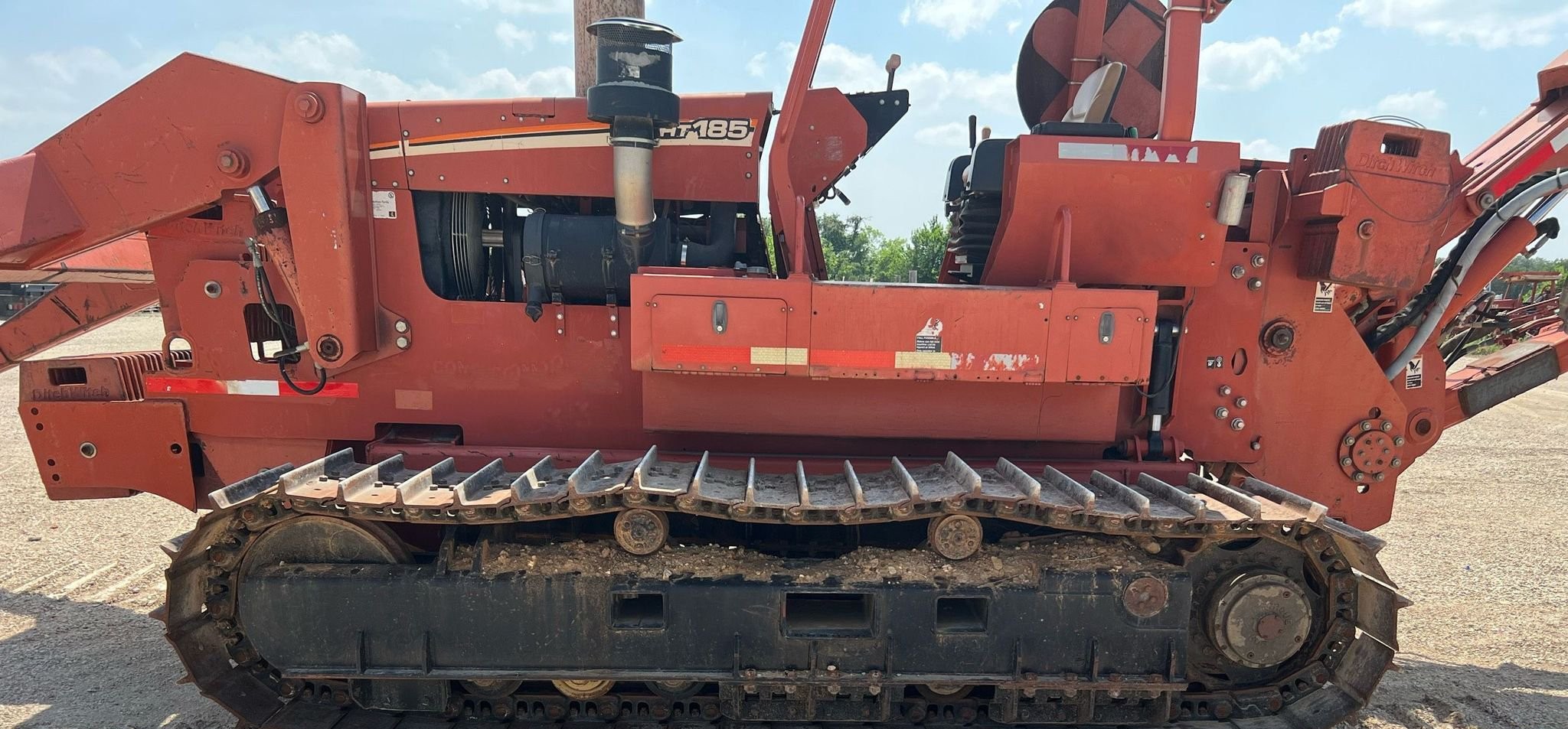 gallery 2006 Ditch Witch HT185 cable plow
