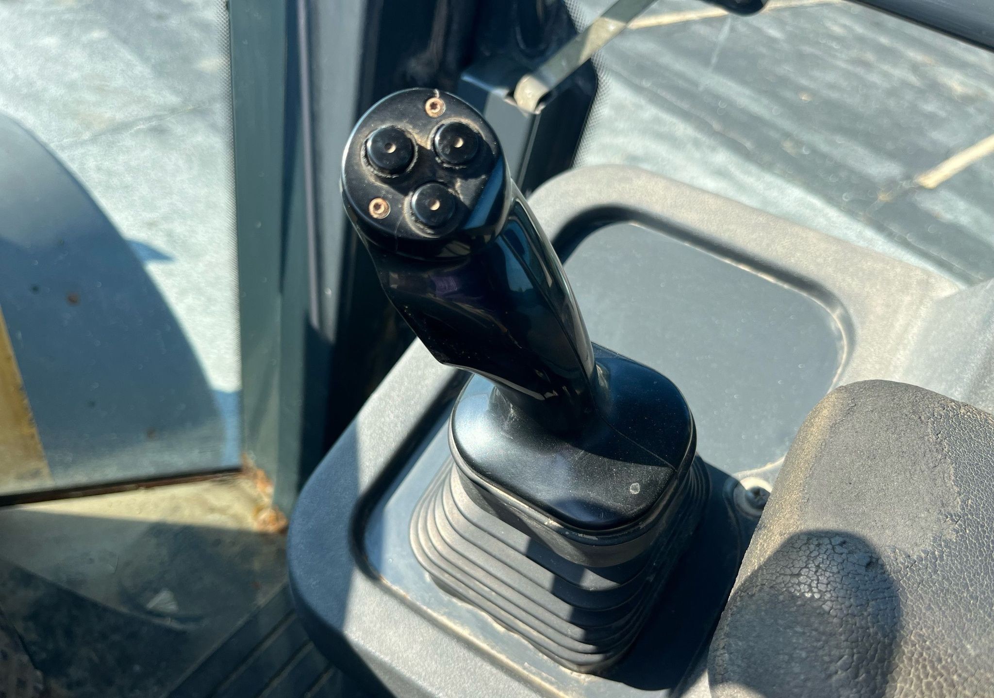 gallery 2005 John Deere 544J wheel loader