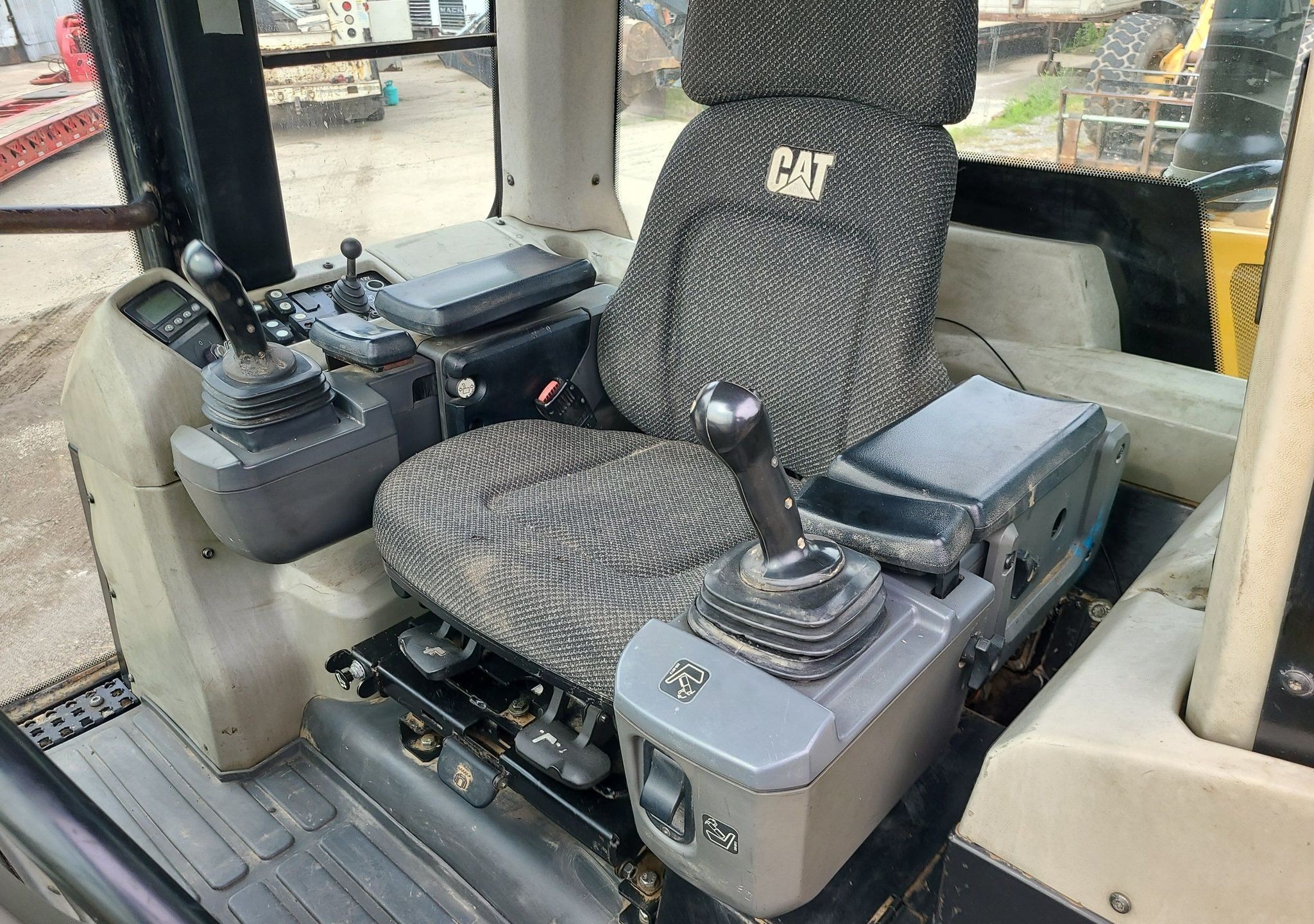 gallery 2008 Caterpillar 963D track loader