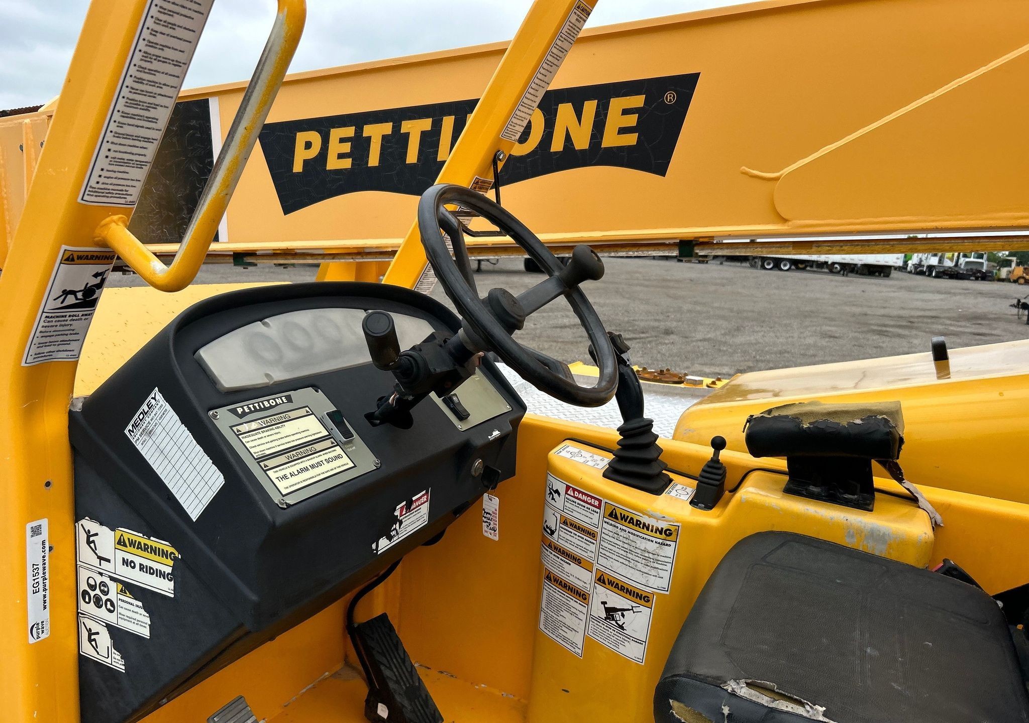 gallery 2010 Pettibone 944 telehandler