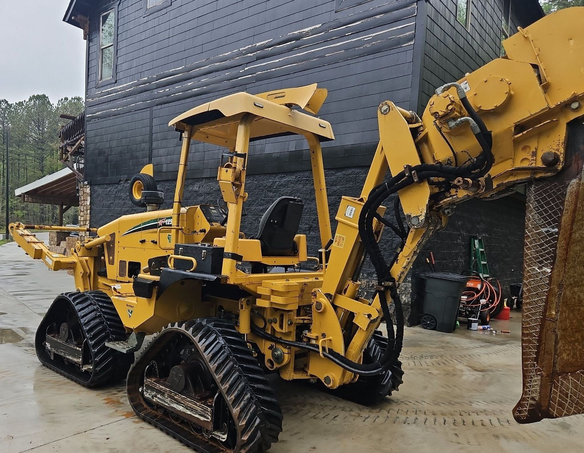 gallery 2014 Vermeer RTX1250 cable plow