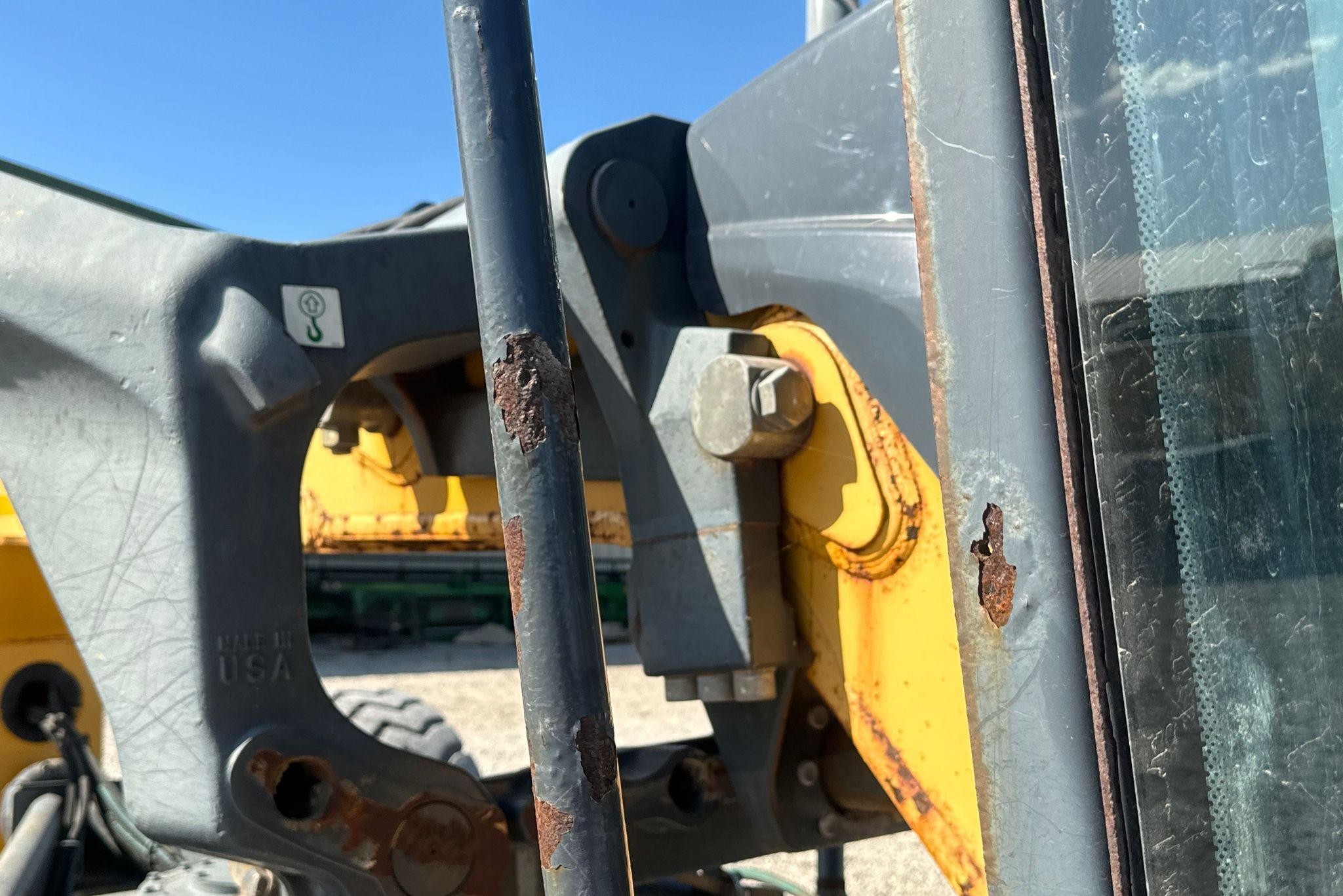 gallery 2013 John Deere 772G motor grader