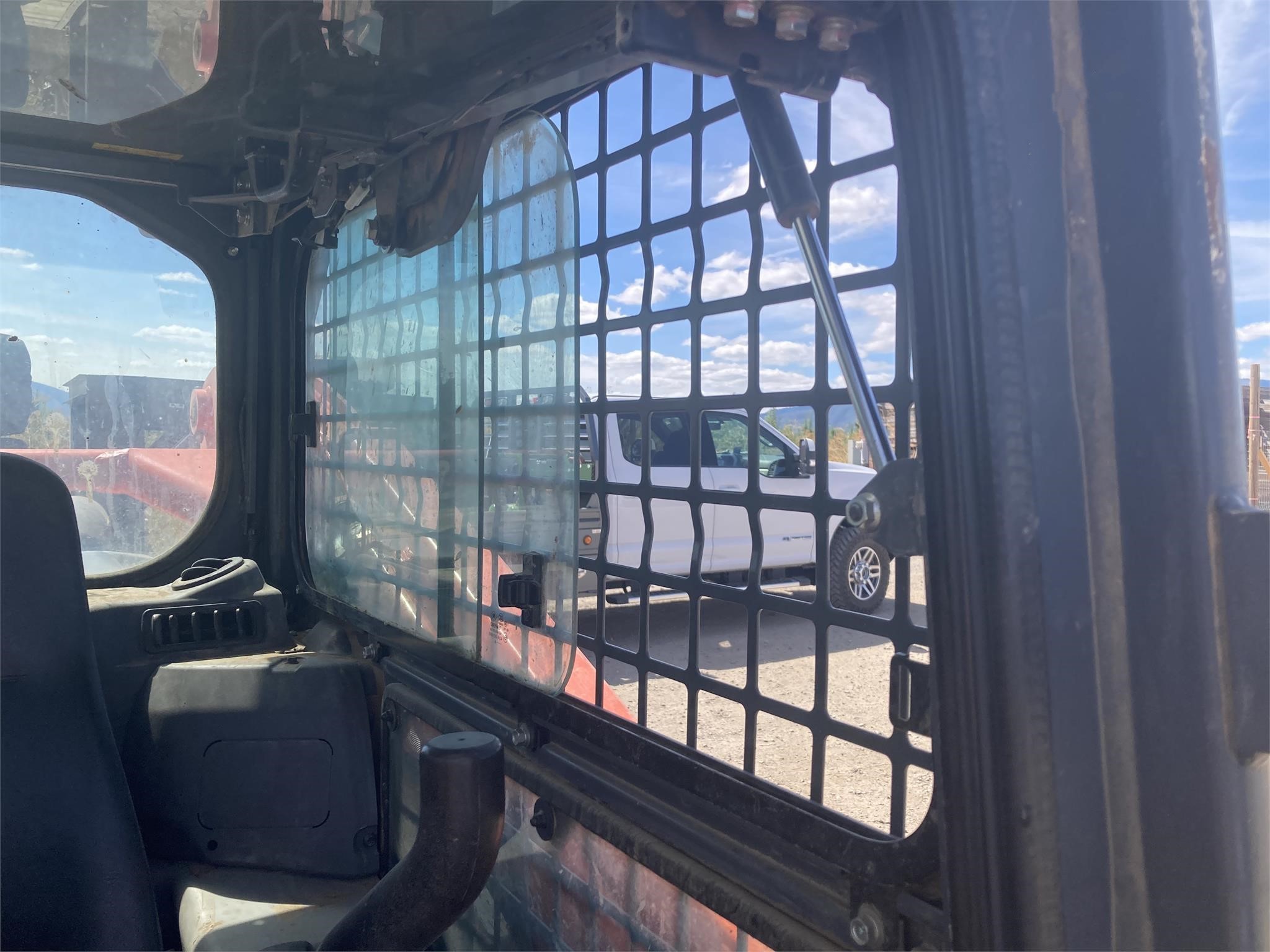 gallery 2019 KUBOTA SVL95-2S Skid Steer