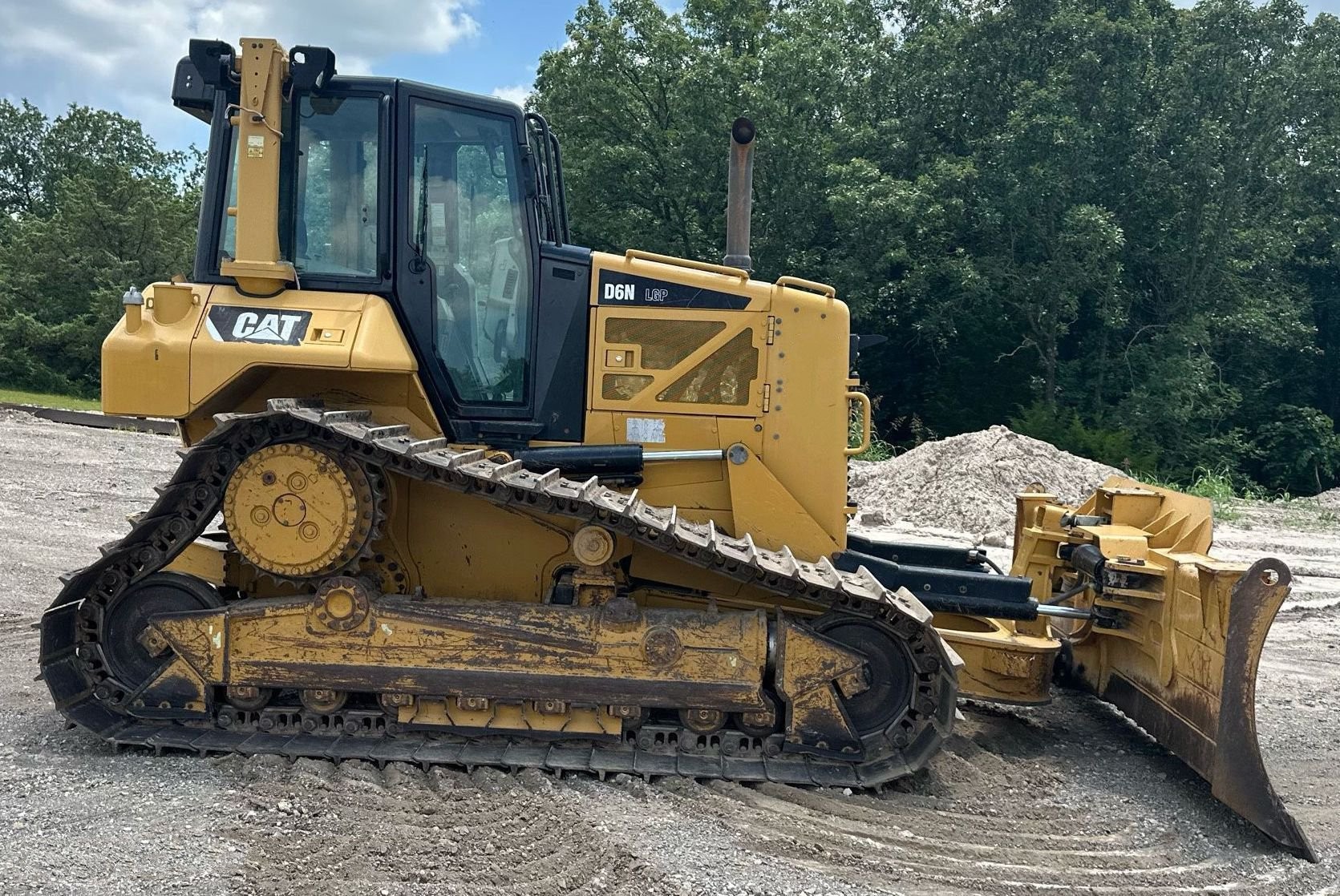 gallery 2012 Caterpillar D6N LGP dozer
