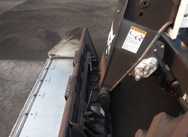gallery 2018 Bobcat V519 telehandler