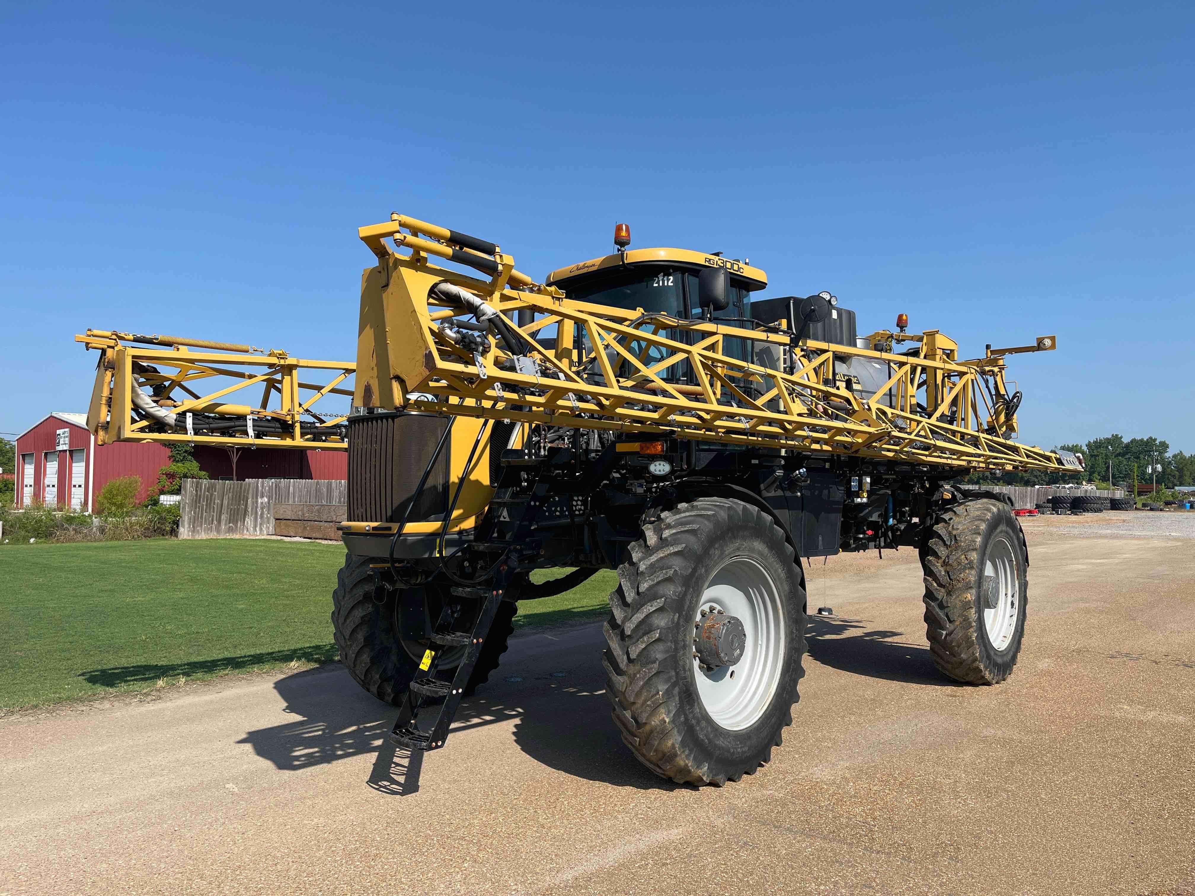 gallery 2019 RoGator RG1300C Self-Propelled Sprayer