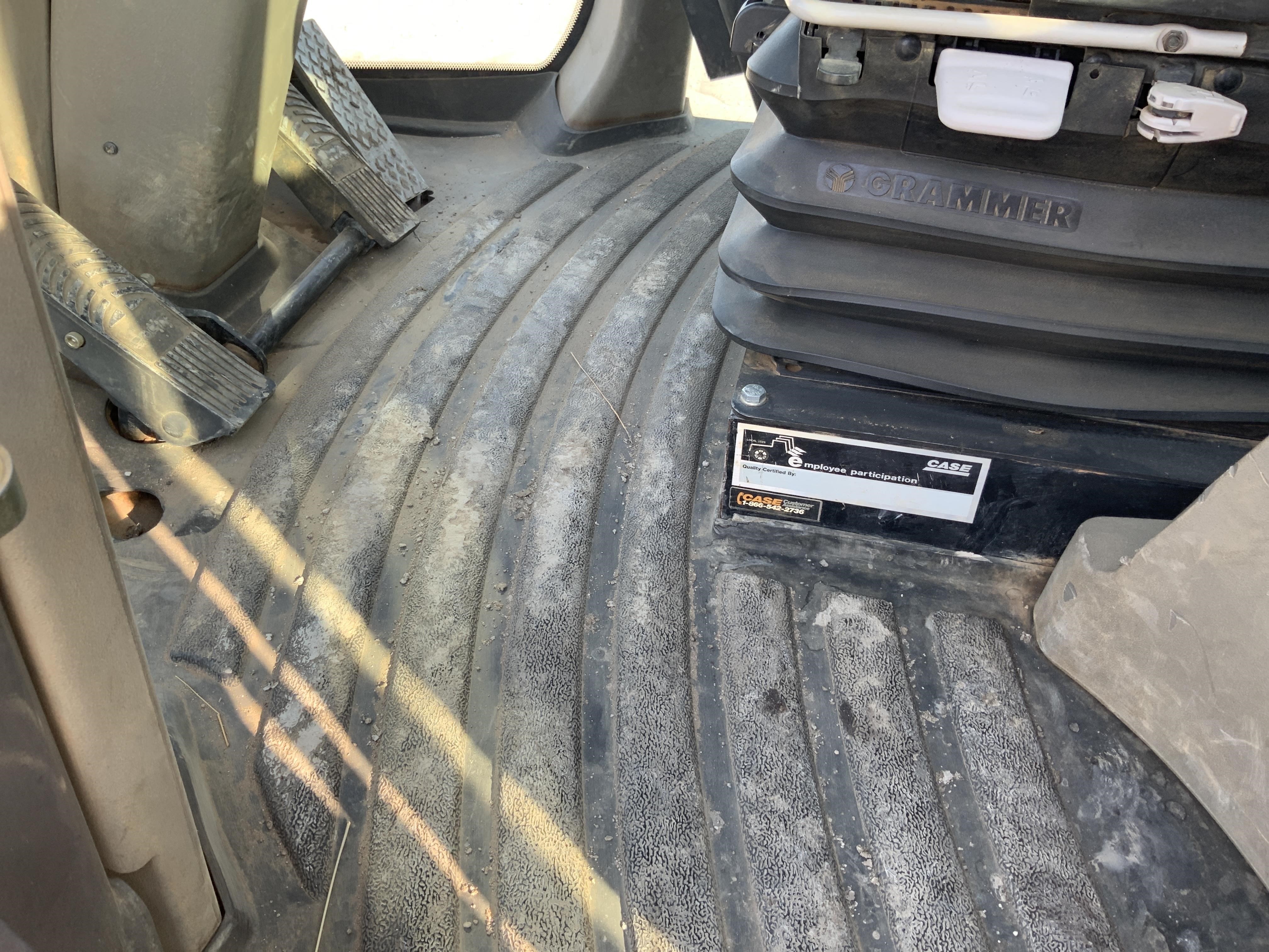 gallery 2013 Case 821F Wheel Loader