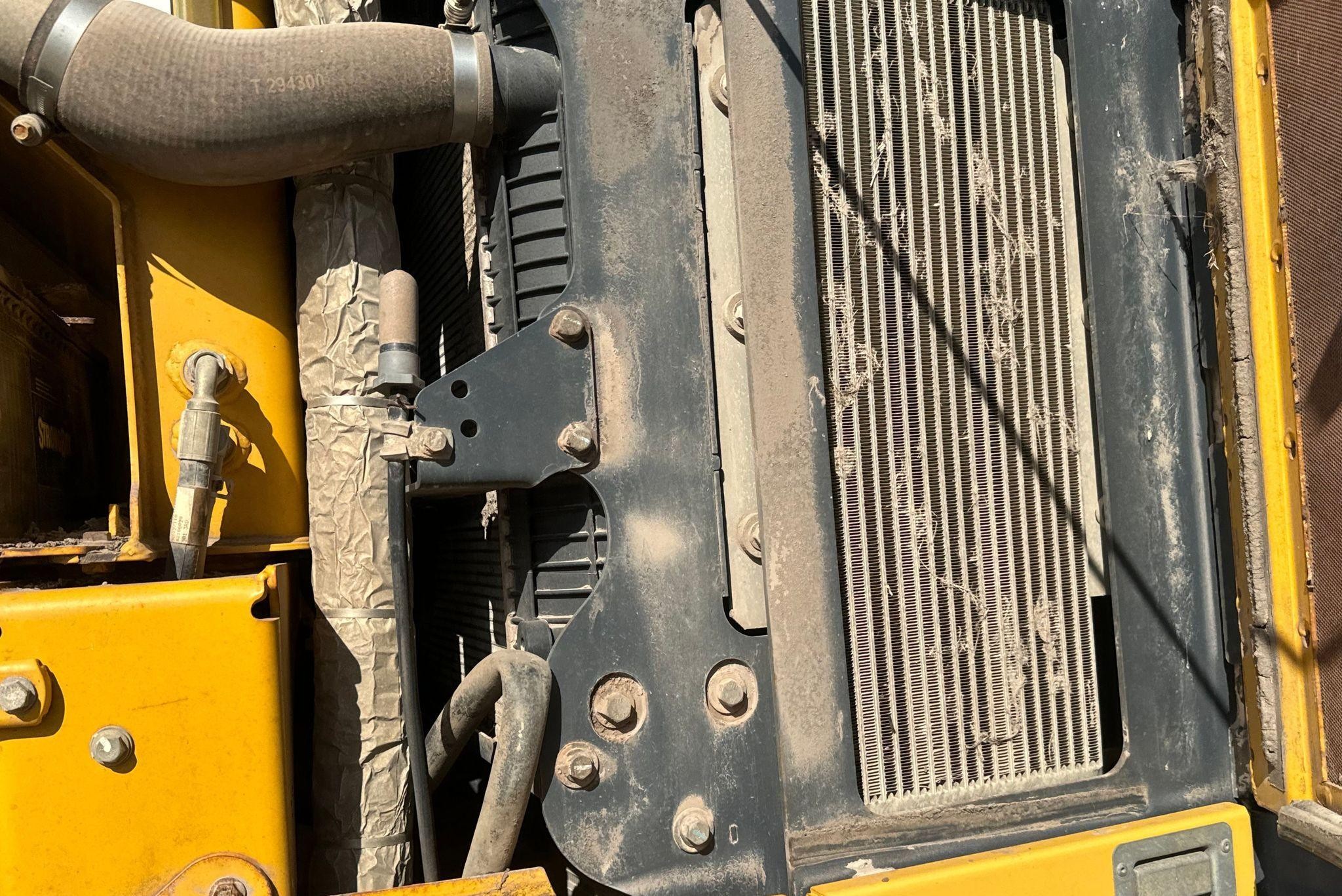 gallery 2013 John Deere 772G motor grader
