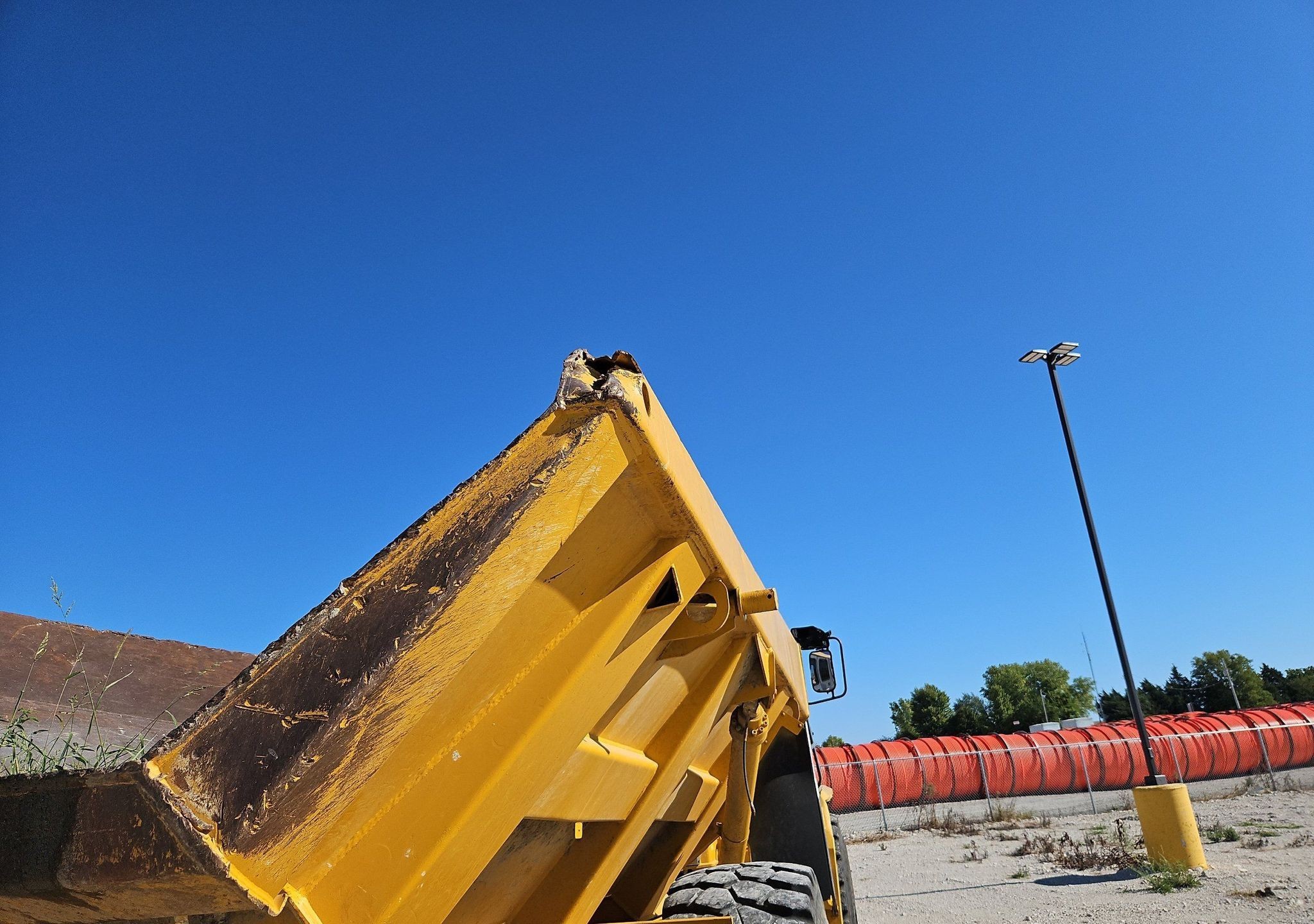 gallery 2000 John Deere 400C haul truck