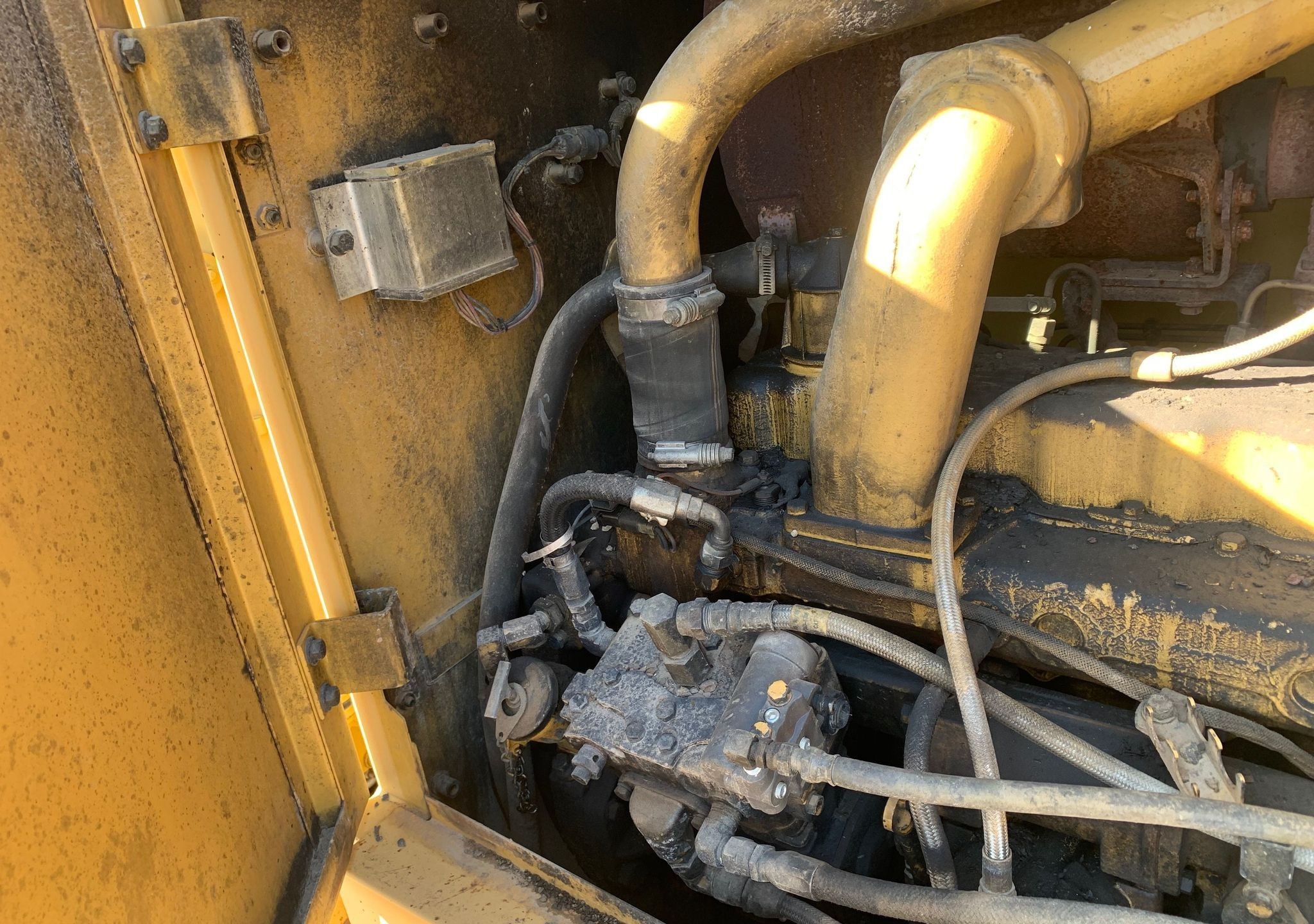 gallery 2001 Caterpillar 140H motor grader