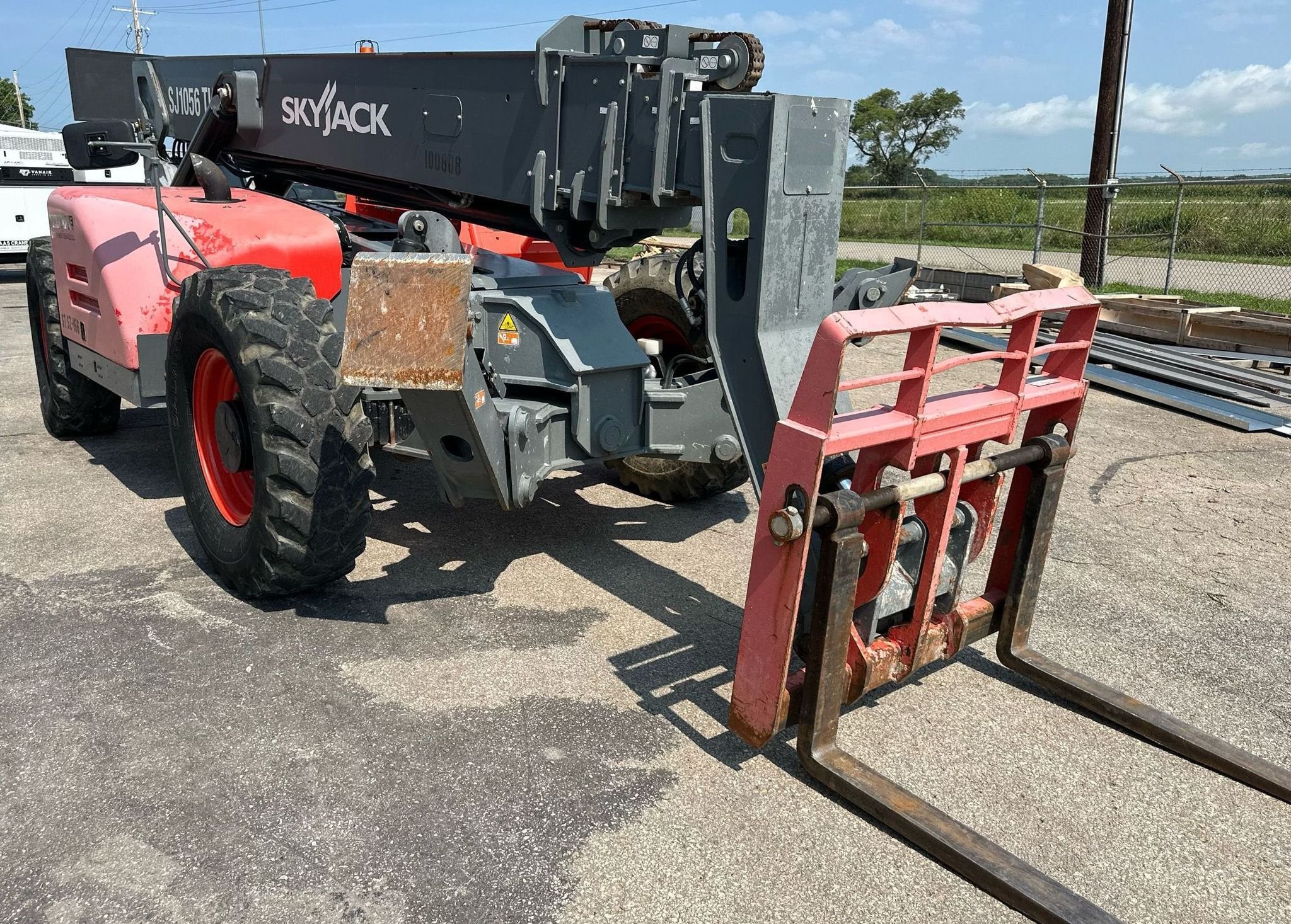 gallery 2018 Skyjack SJ1056 TH telehandler