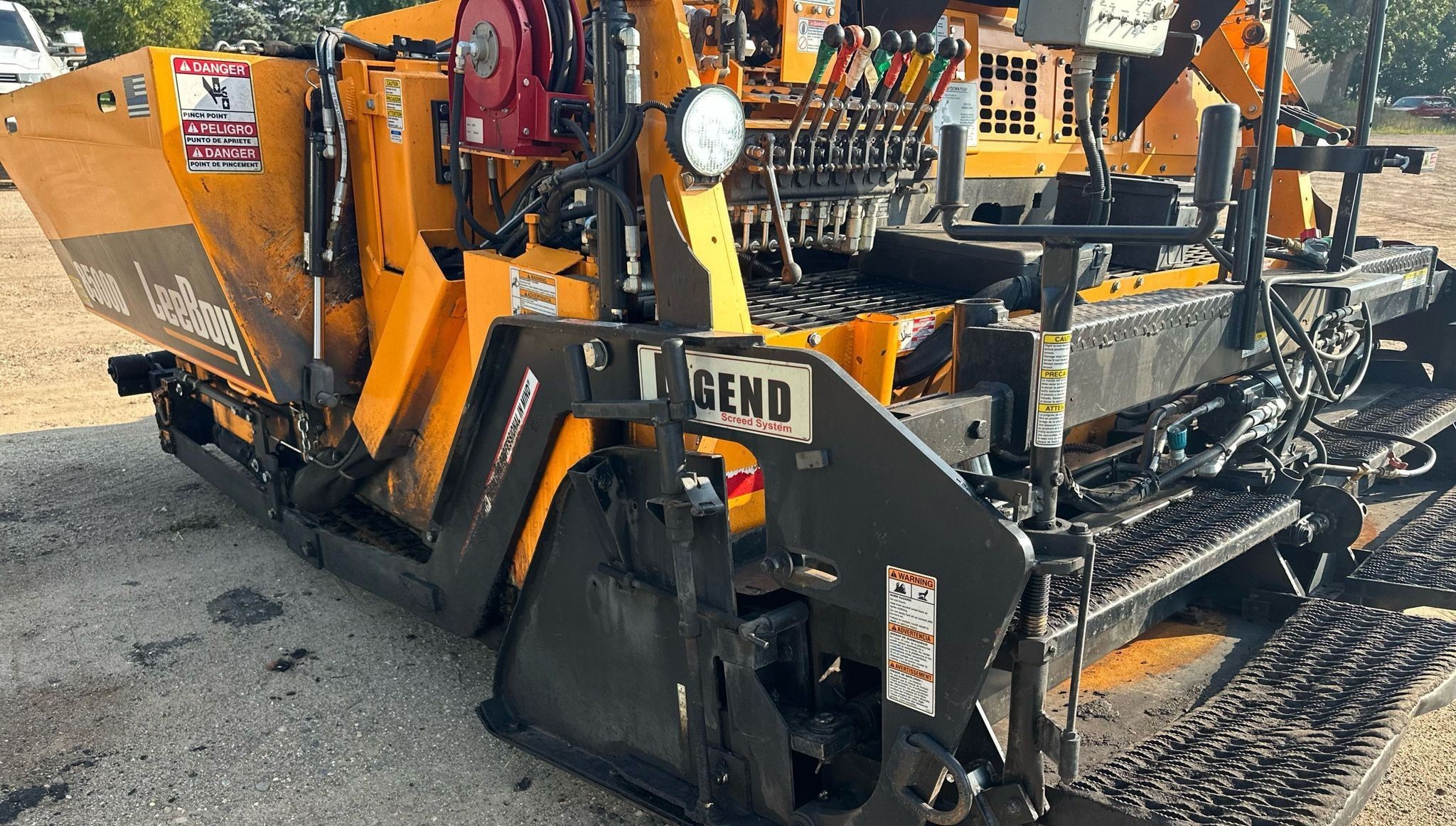 gallery 2018 LeeBoy 8500D paver