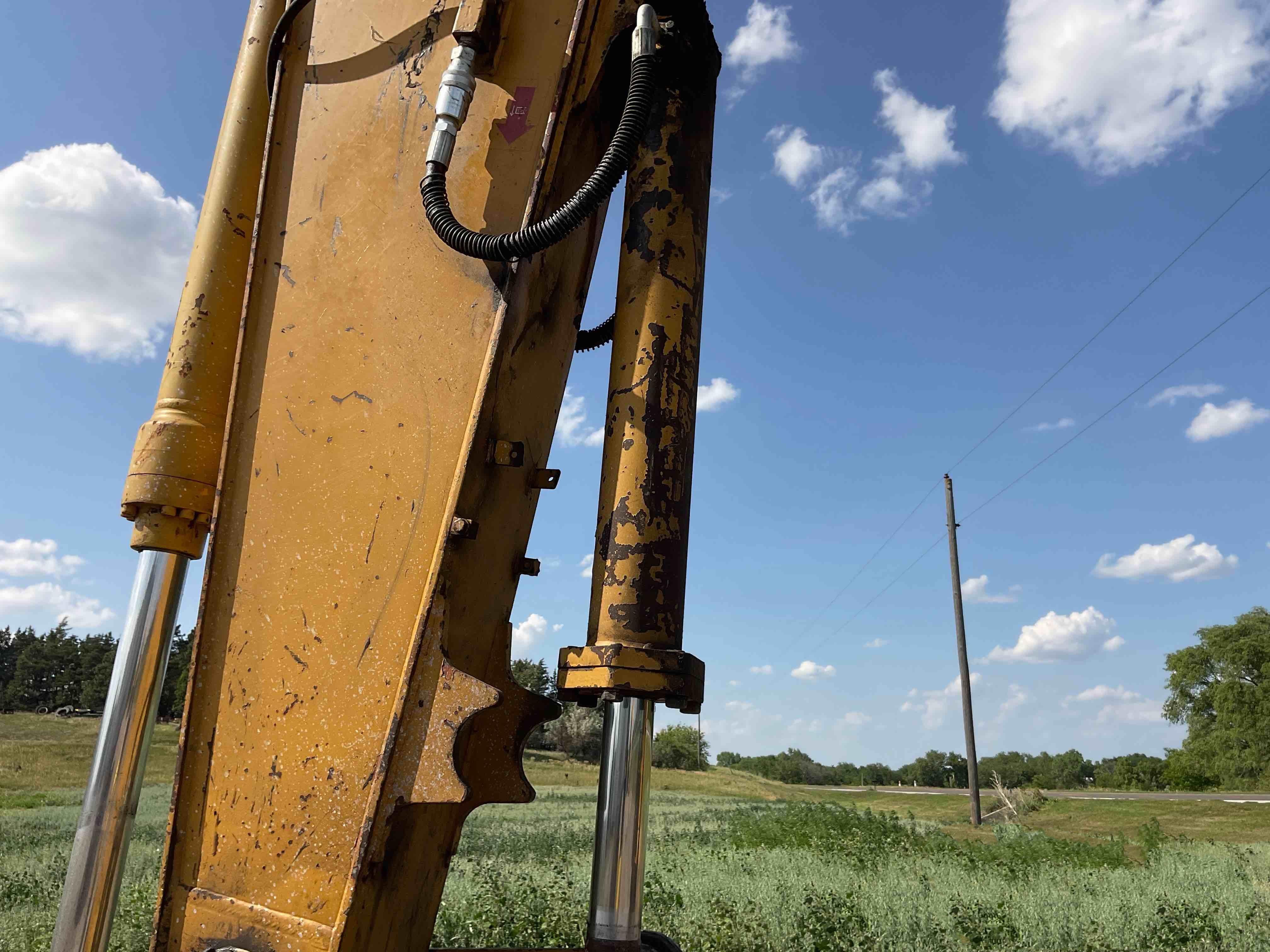 gallery 2004 Caterpillar 320CLU Excavator