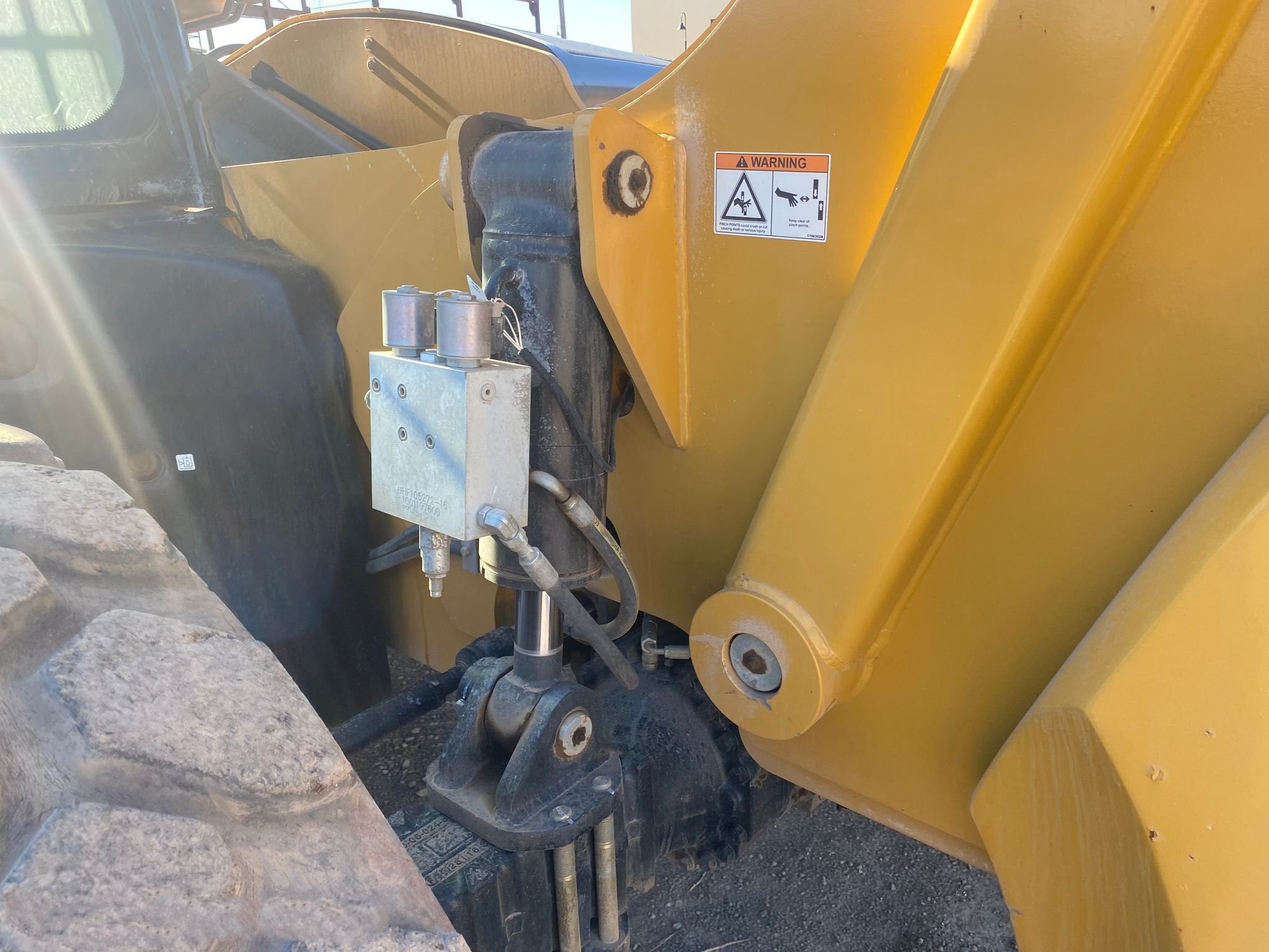 gallery 2017 Caterpillar TL1055D telehandler