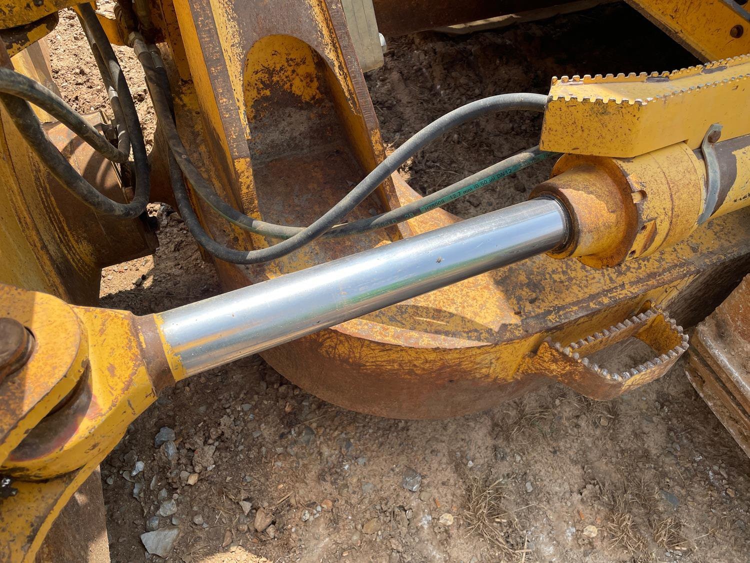 gallery 2007 John Deere 850J LT Dozer WMulti-Shank Ripper