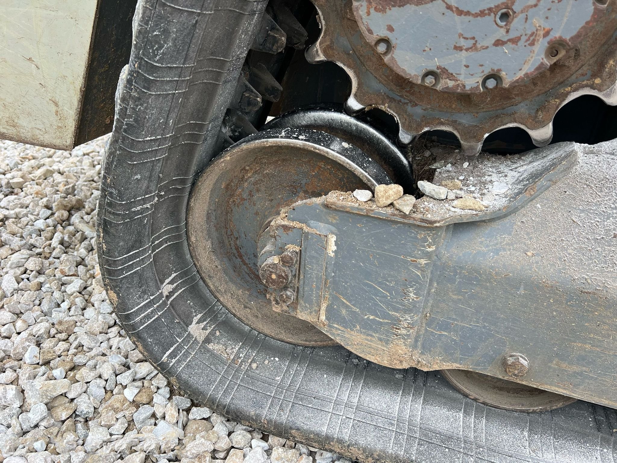 gallery 2020 Takeuchi TL12R2 tracked skid steer loader