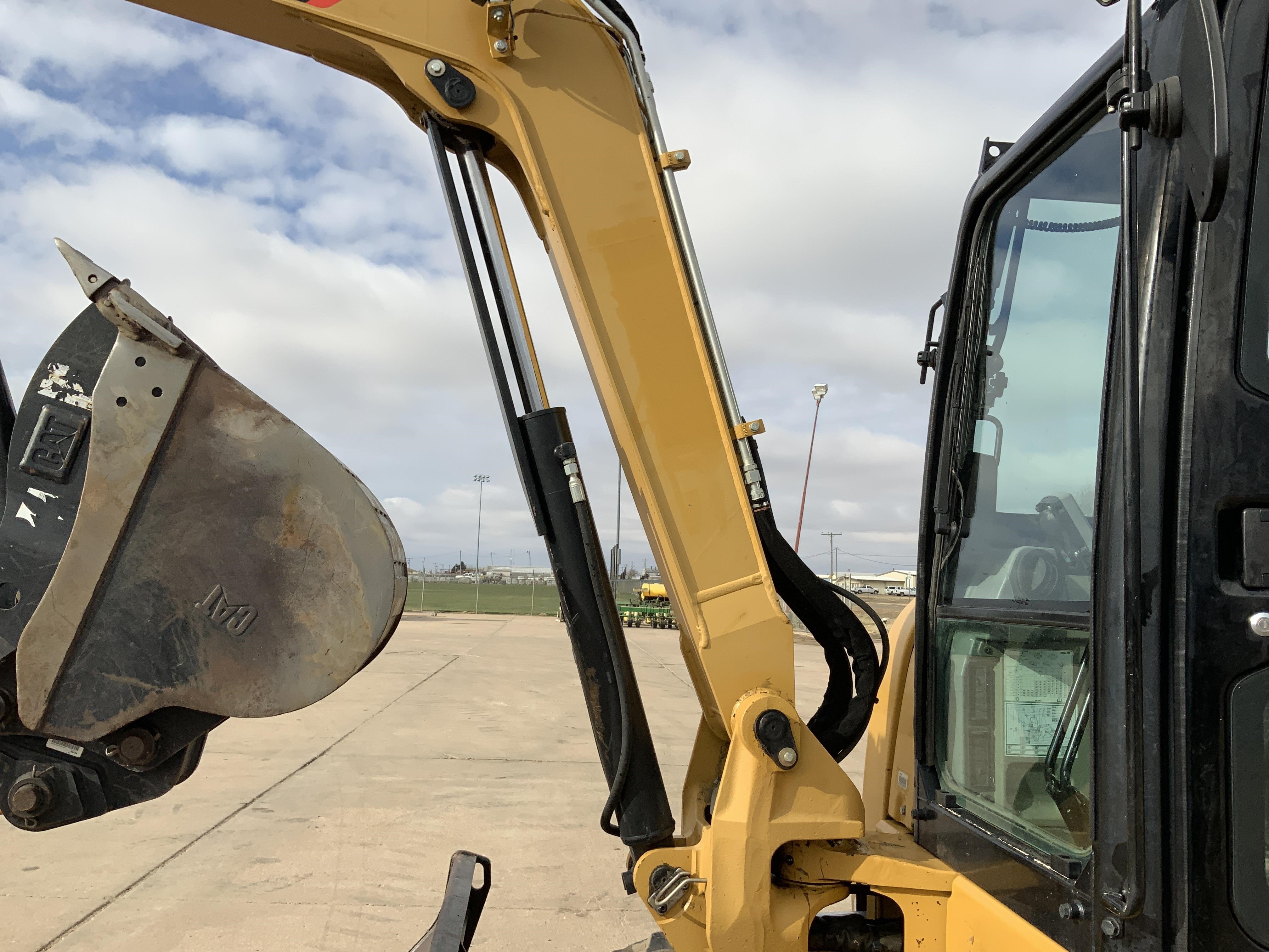 gallery 2014 Caterpillar 305E Mini Excavator