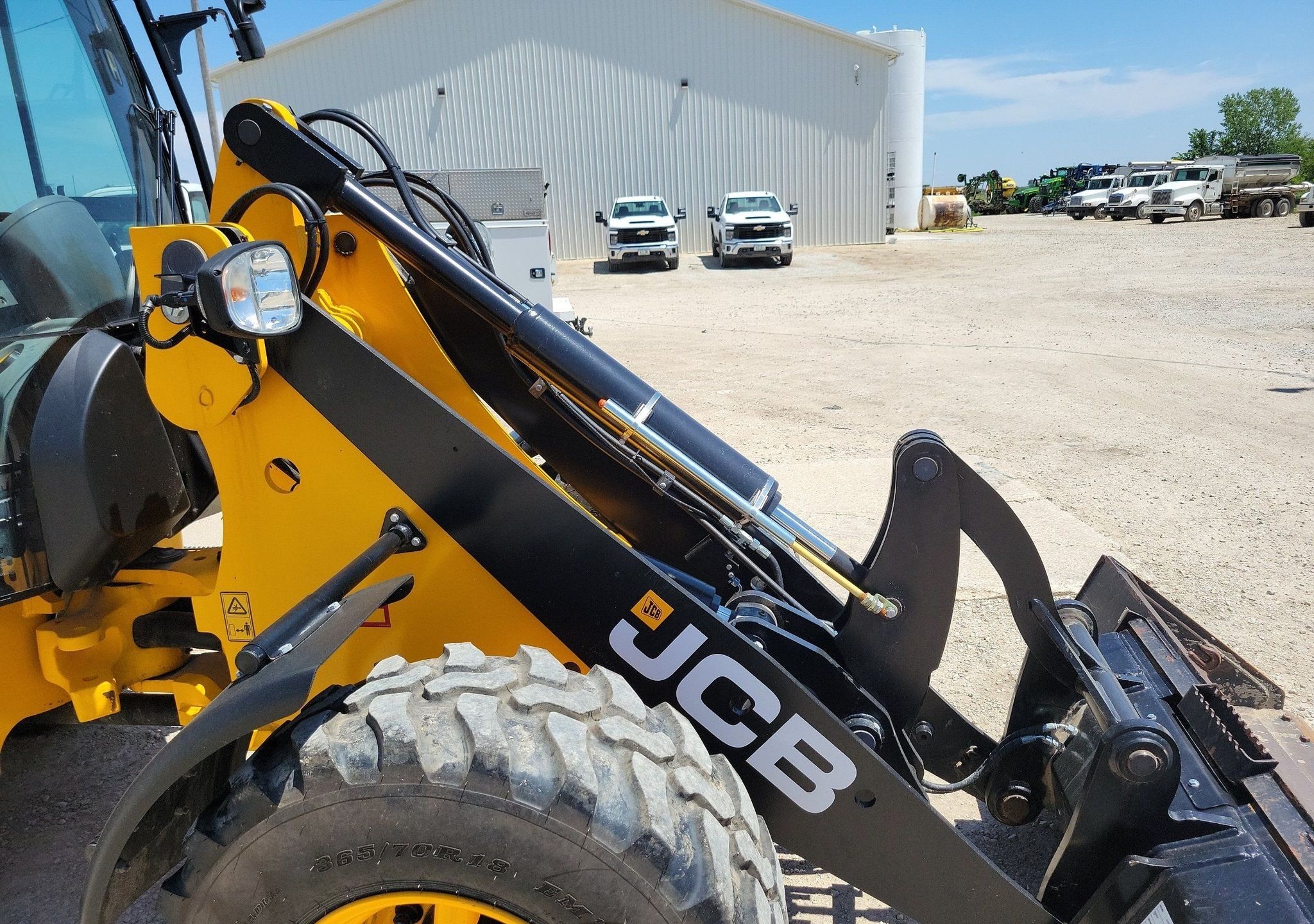 gallery 2022 JCB 407 wheel loader