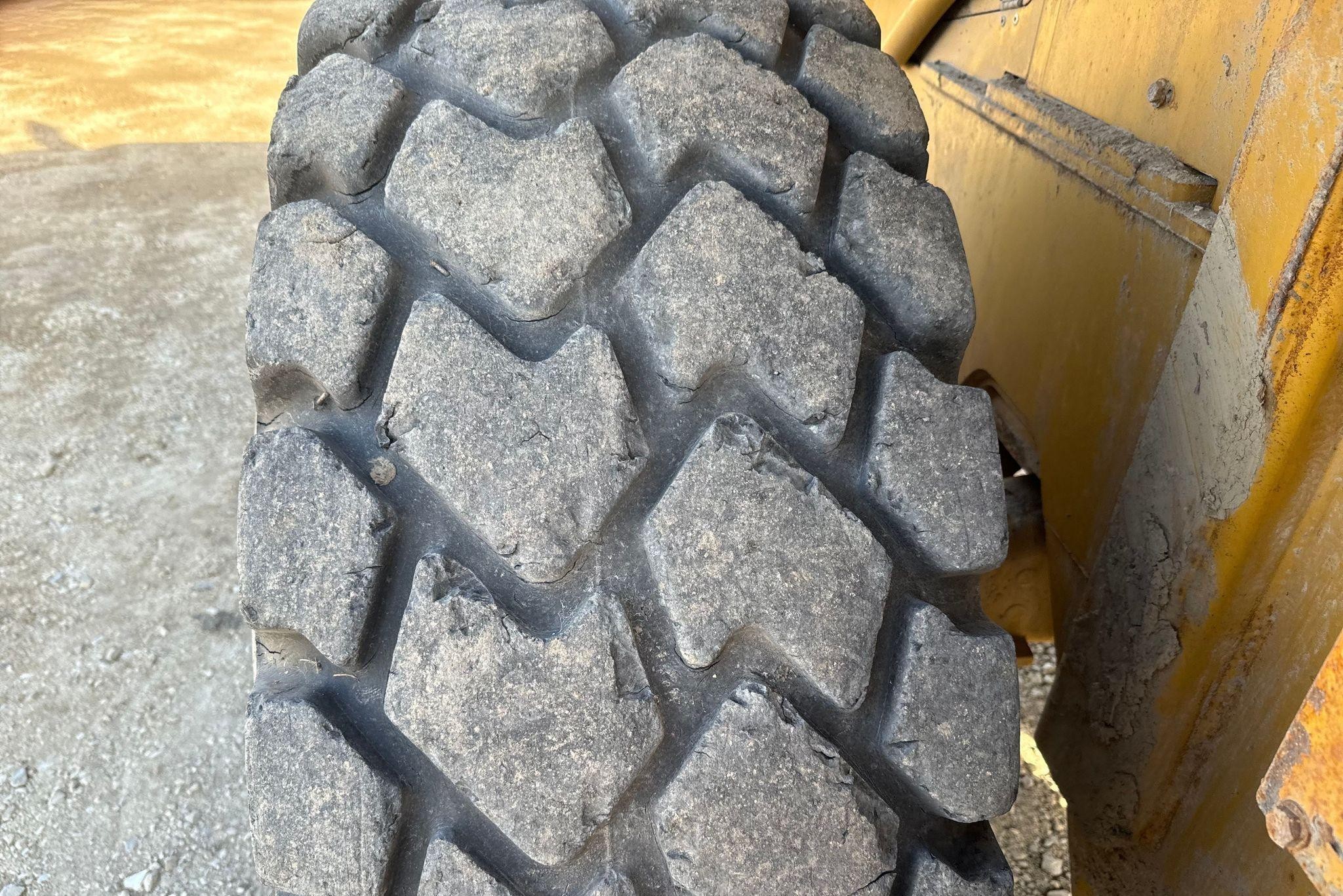 gallery 2011 Caterpillar 924H wheel loader
