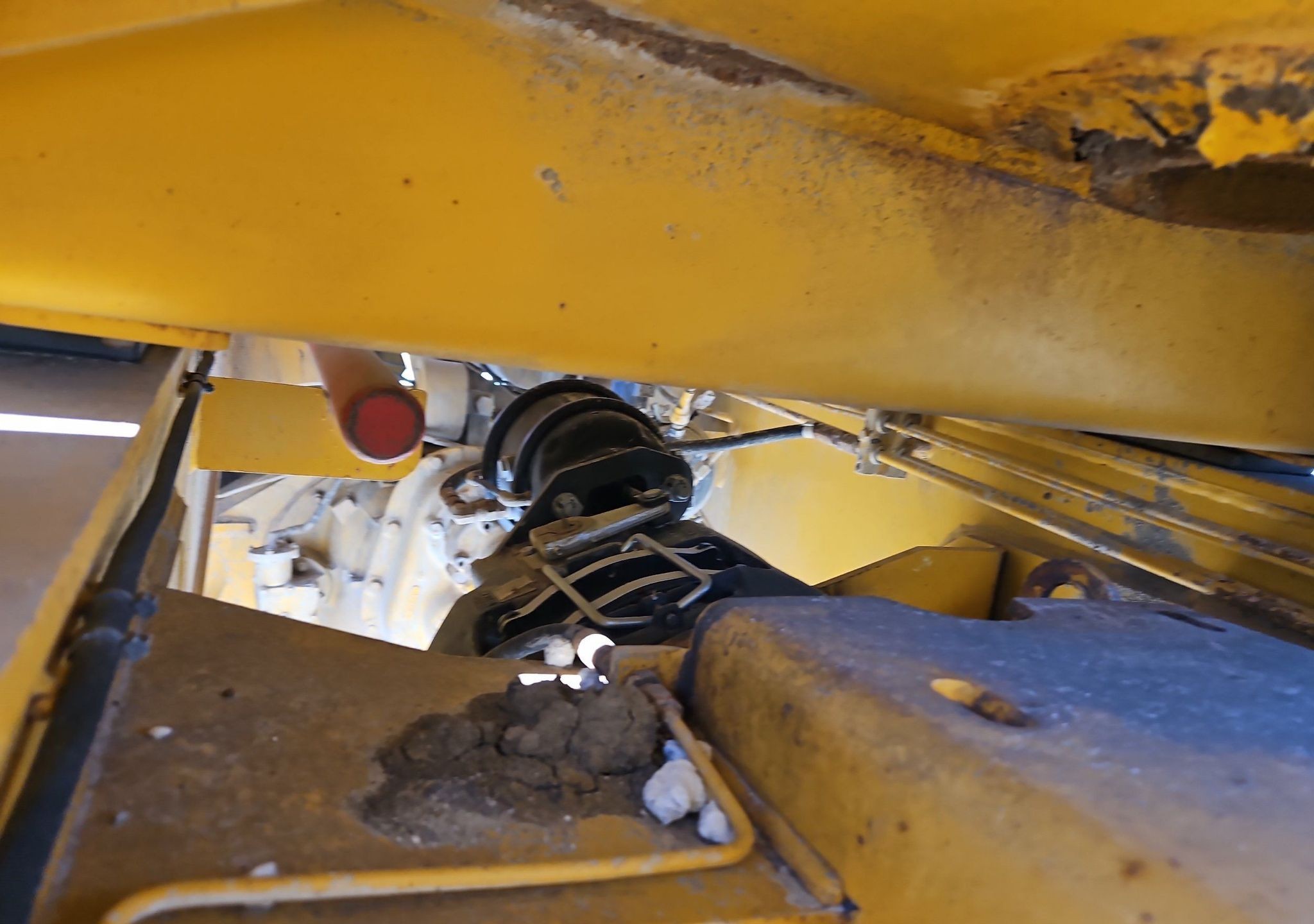 gallery 2000 John Deere 400C haul truck