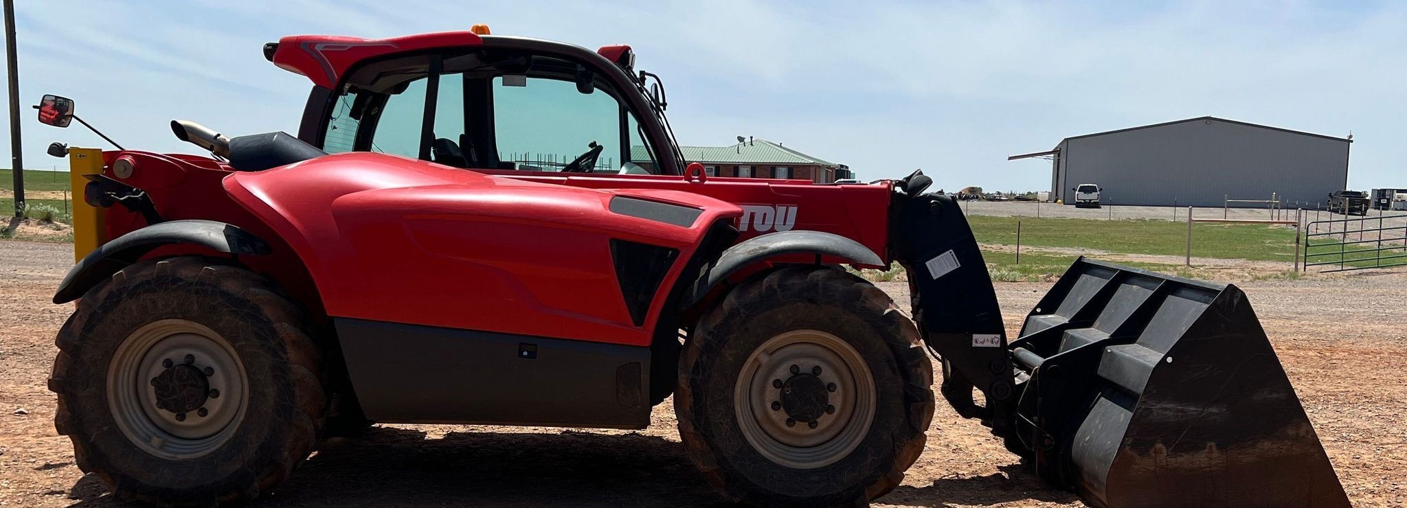 gallery 2017 Manitou MLT840 telehandler