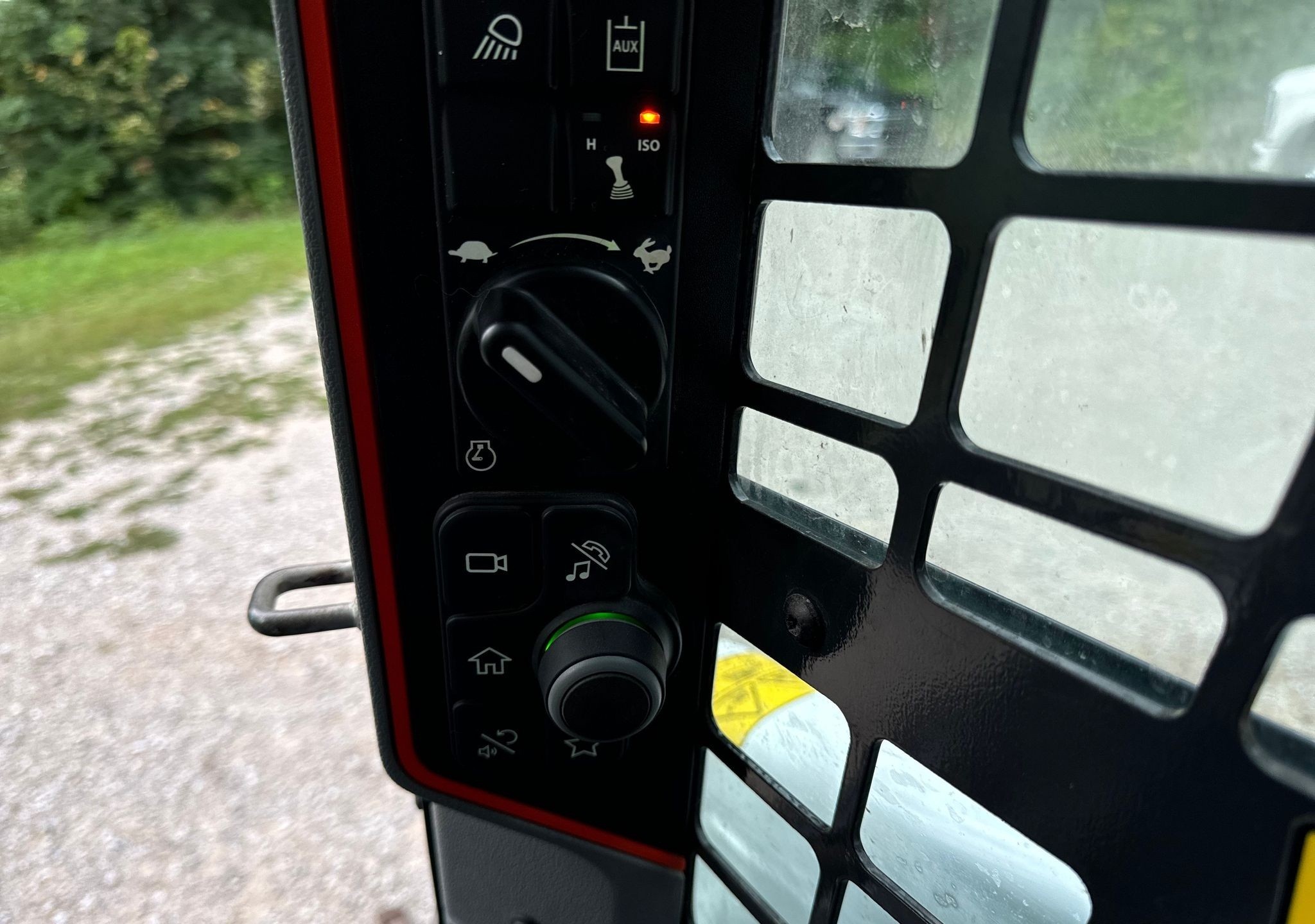 gallery 2022 Bobcat T76 R-Series tracked skid steer loader